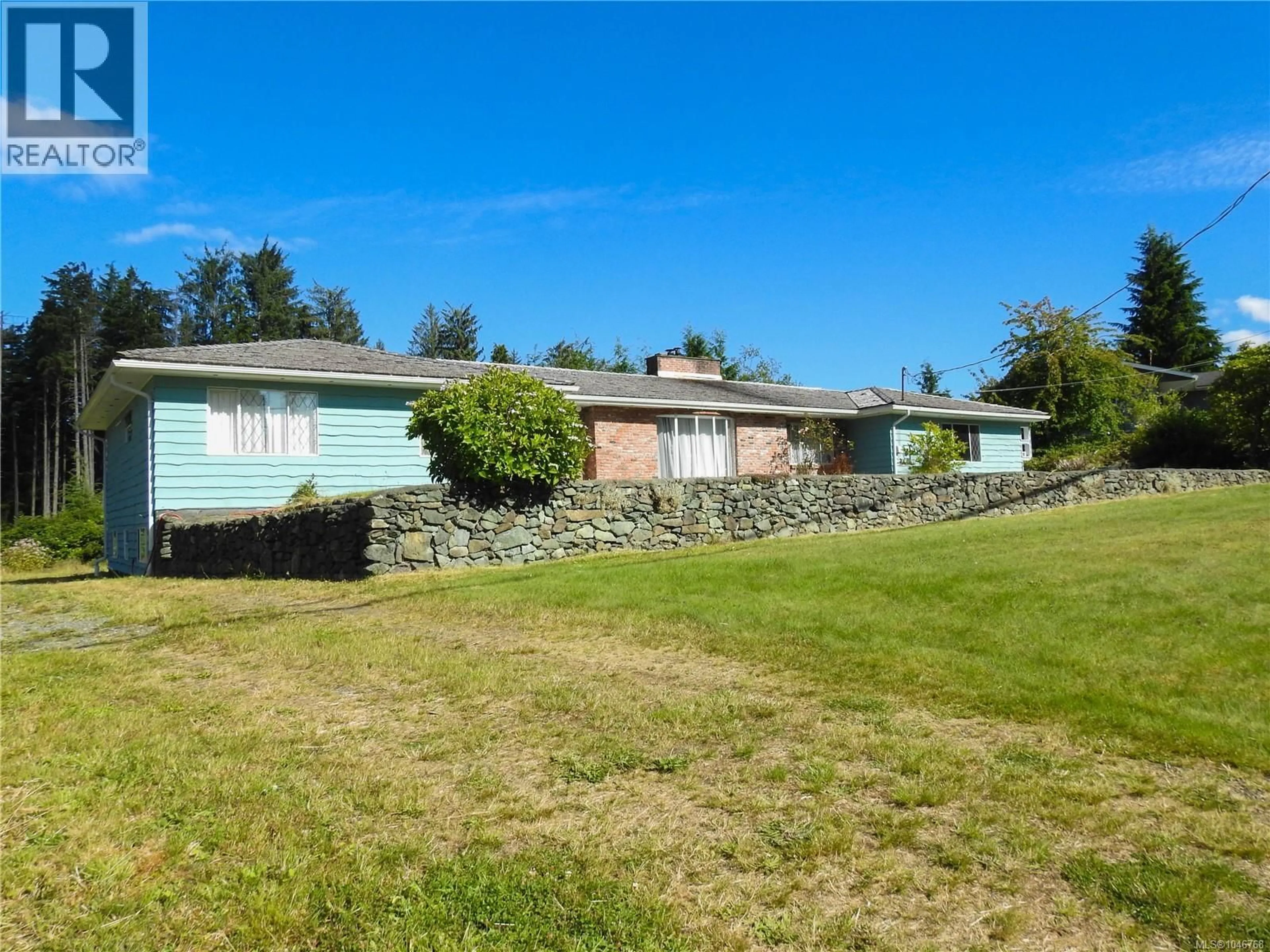 A pic from outside/outdoor area/front of a property/back of a property/a pic from drone, street for 556 COAL HARBOUR ROAD, Coal Harbour British Columbia V0N1K0