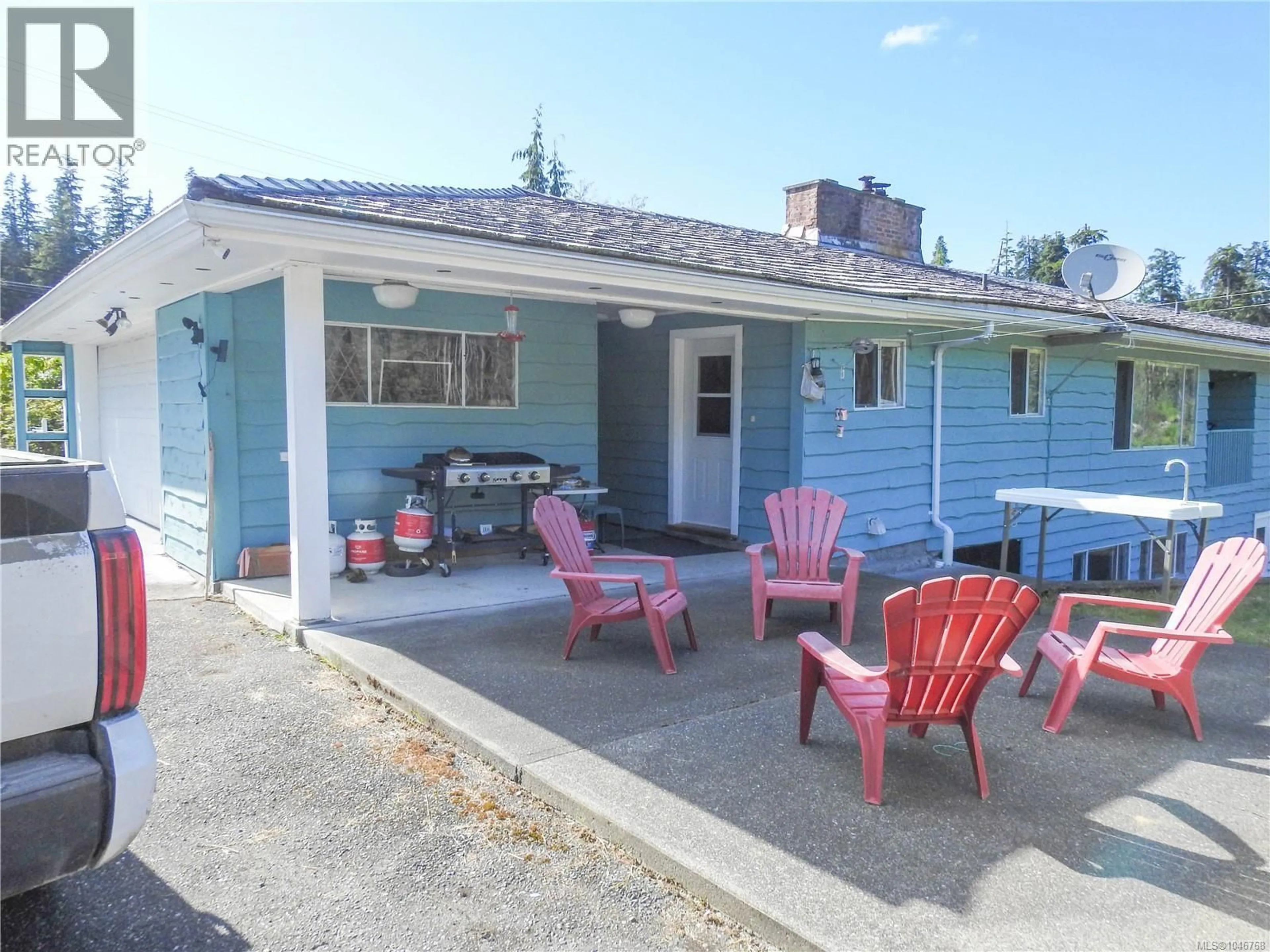 Patio, street for 556 COAL HARBOUR ROAD, Coal Harbour British Columbia V0N1K0