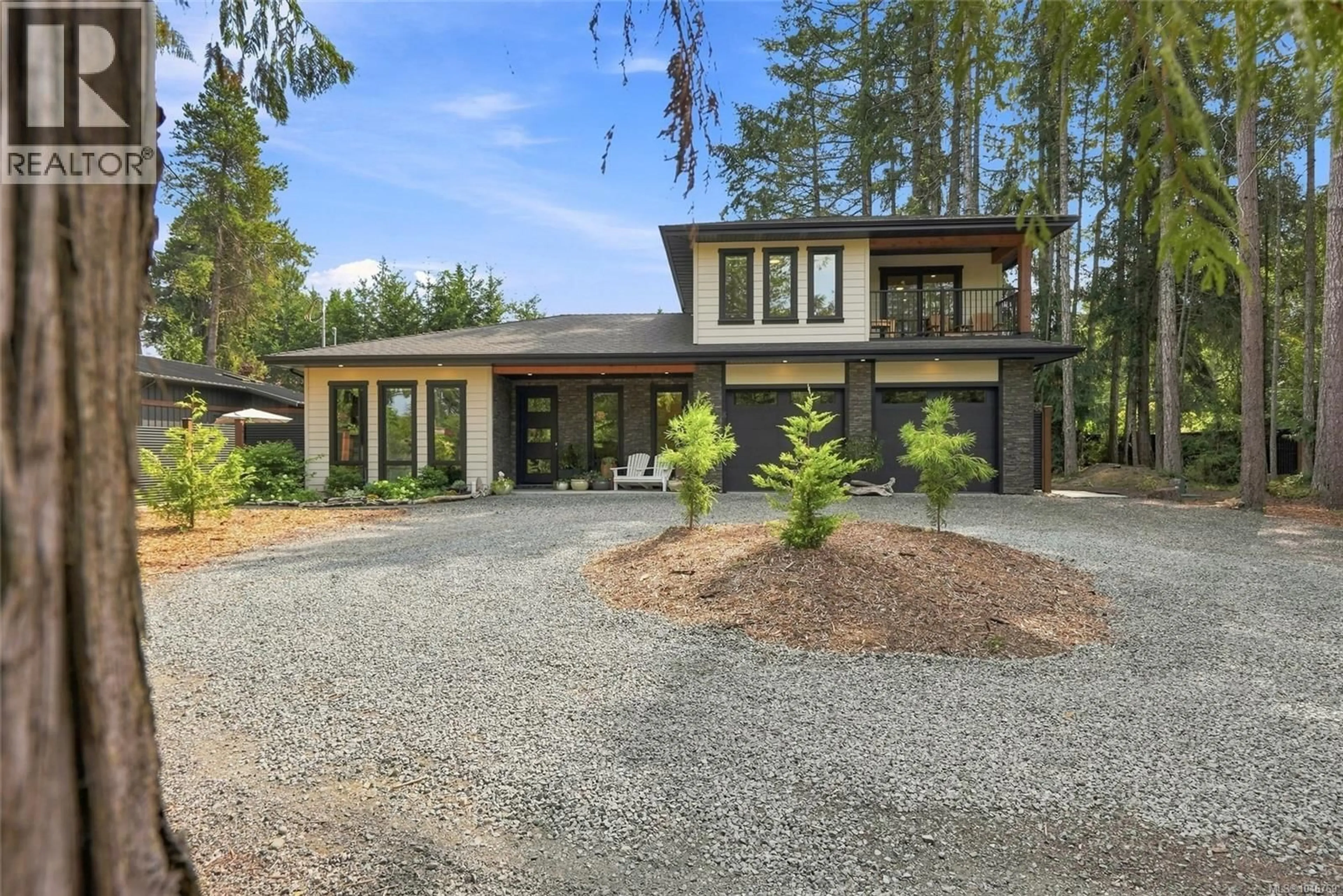 Home with brick exterior material, unknown for 935 MEADOWLARK PLACE, Qualicum Beach British Columbia V9K1M6