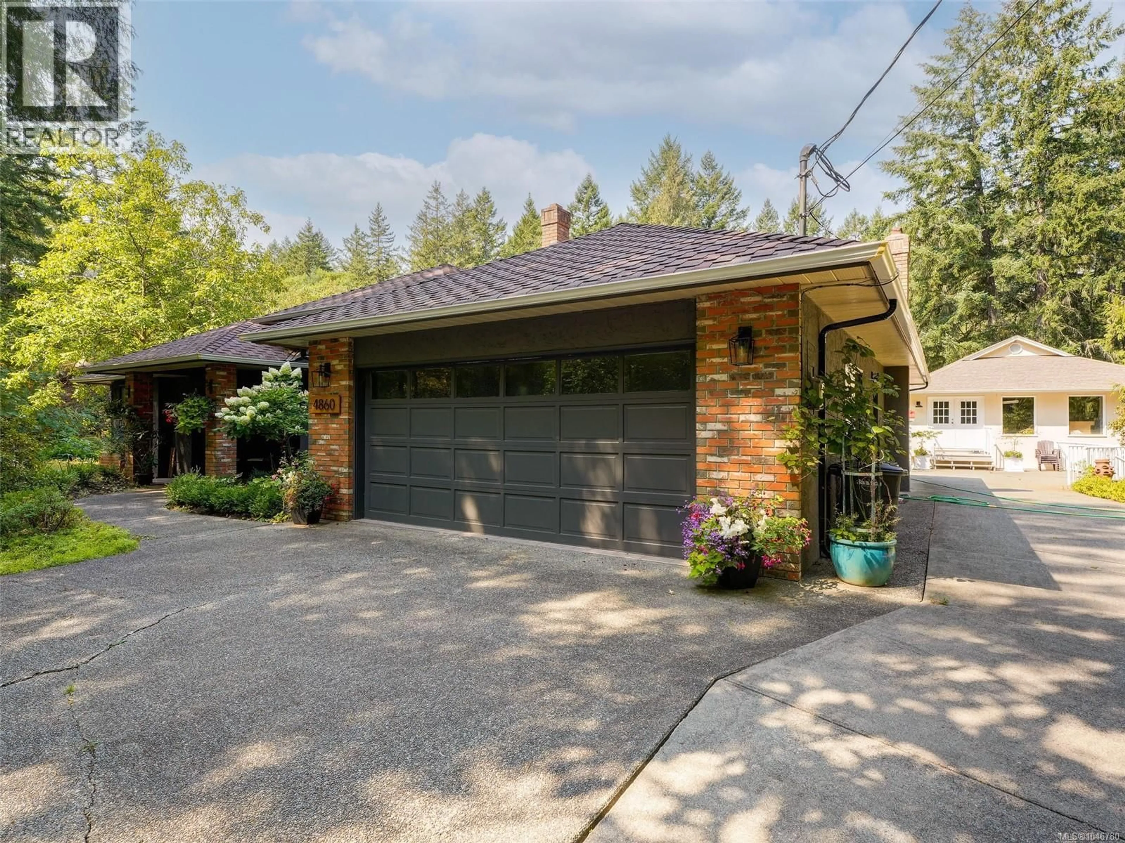 Indoor garage for 4860 EXCELSIOR ROAD, Saanich British Columbia V9E2E5