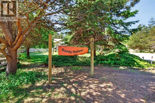 657 SIERRA PINES ROAD, Comox 2
