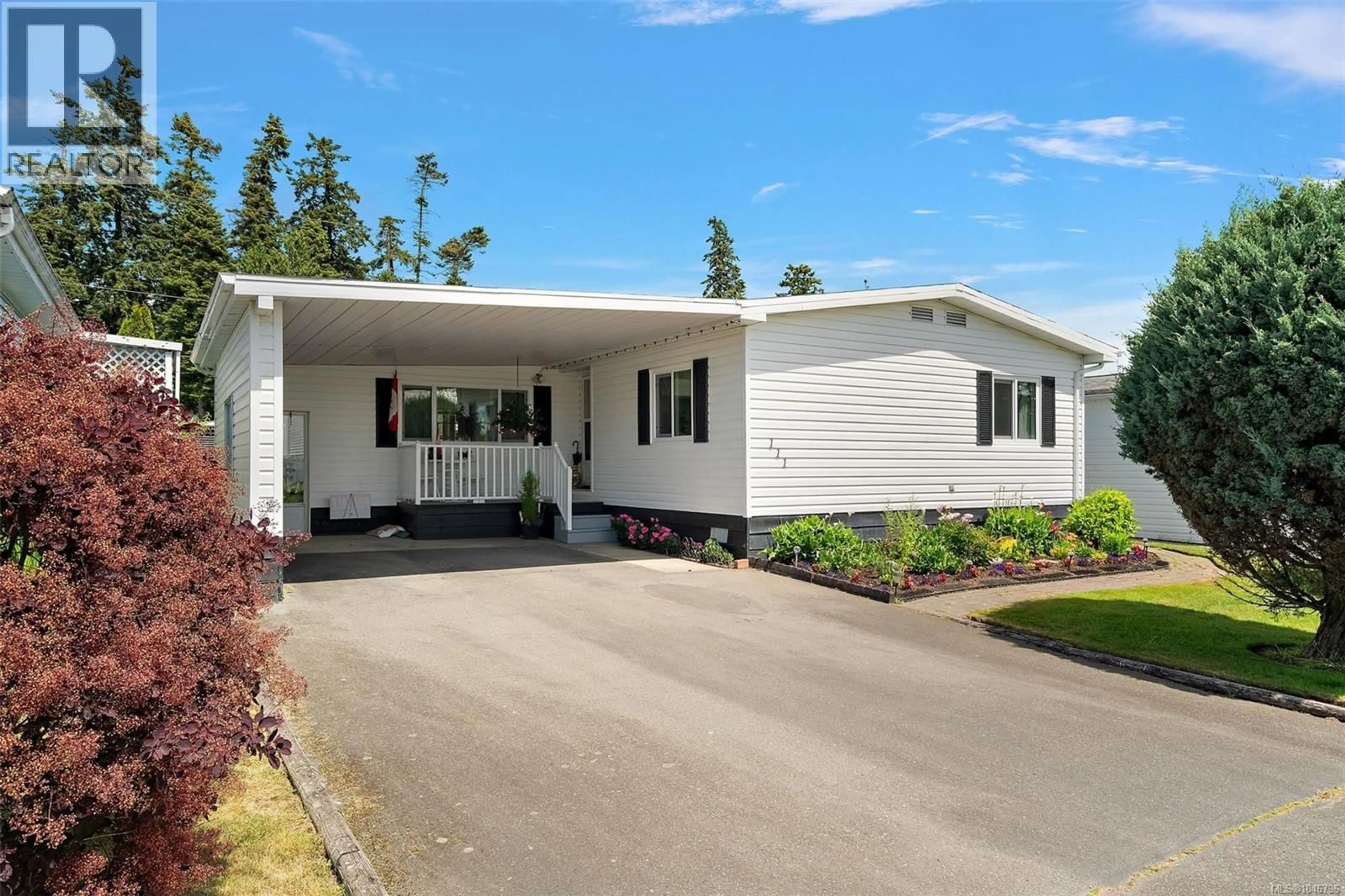 Home with vinyl exterior material, street for 111 - 7701 CENTRAL SAANICH ROAD, Central Saanich British Columbia V0S1M0