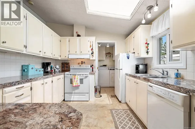 111 - 7701 CENTRAL SAANICH ROAD, Central Saanich 2