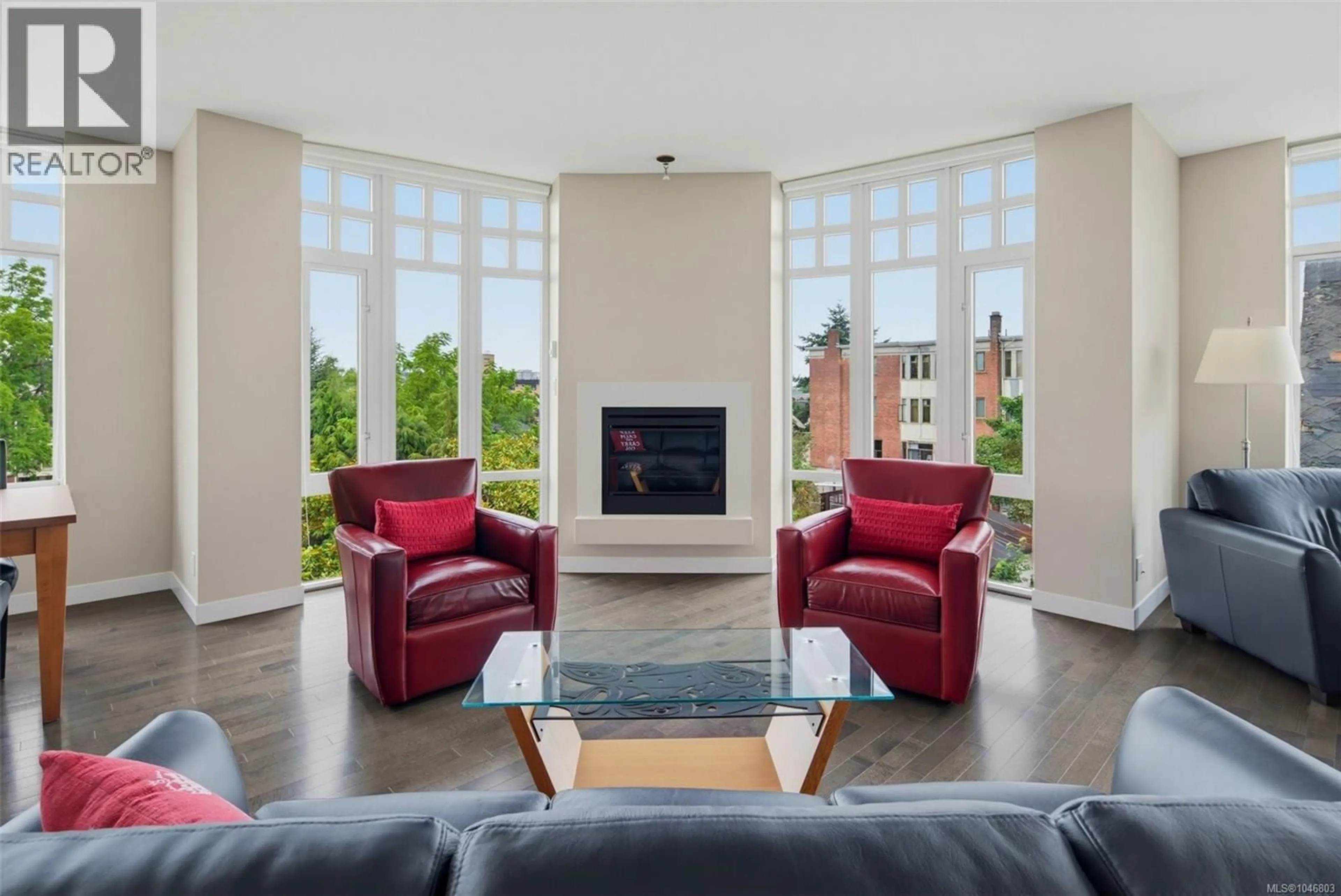 Living room with furniture, unknown for 402 - 999 BURDETT AVENUE, Victoria British Columbia V8V3G7
