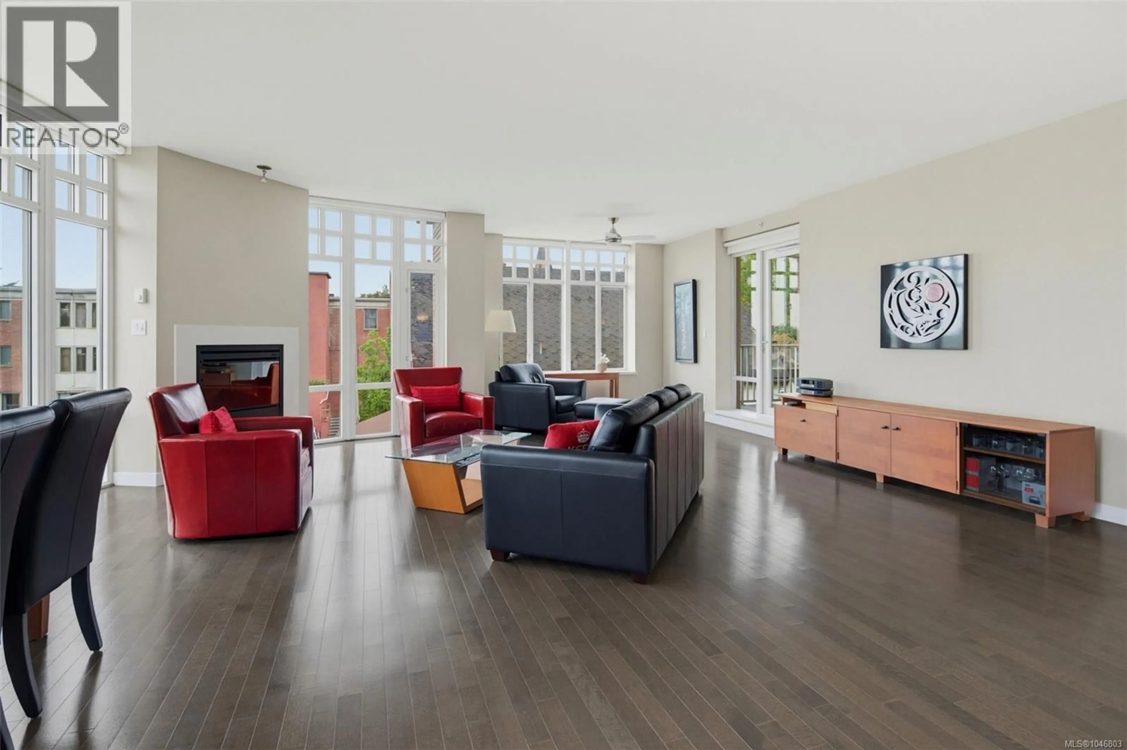 Living room with furniture, unknown for 402 - 999 BURDETT AVENUE, Victoria British Columbia V8V3G7