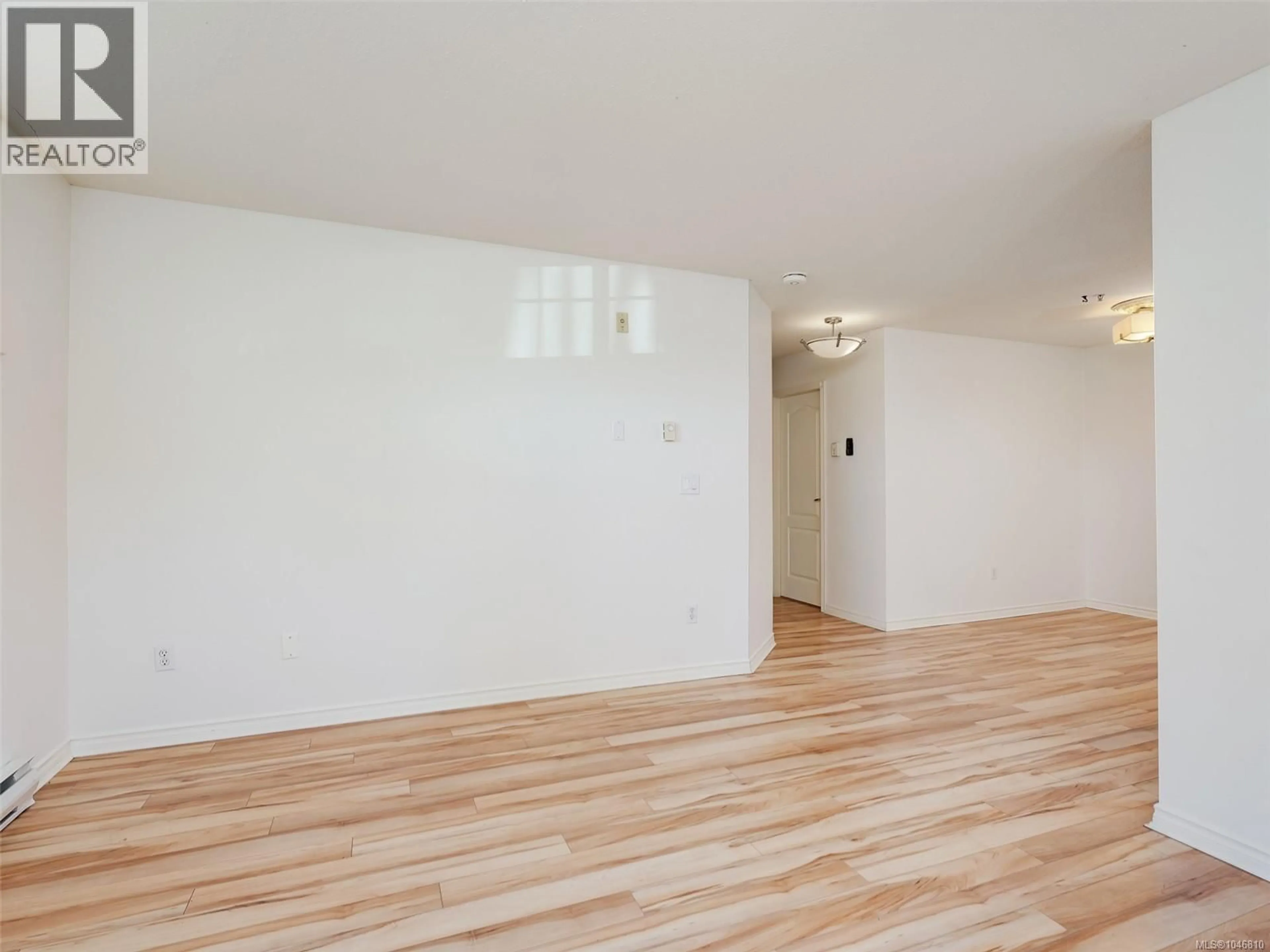 A pic of a room for 109 - 1371 HILLSIDE AVENUE, Victoria British Columbia V8T2B3