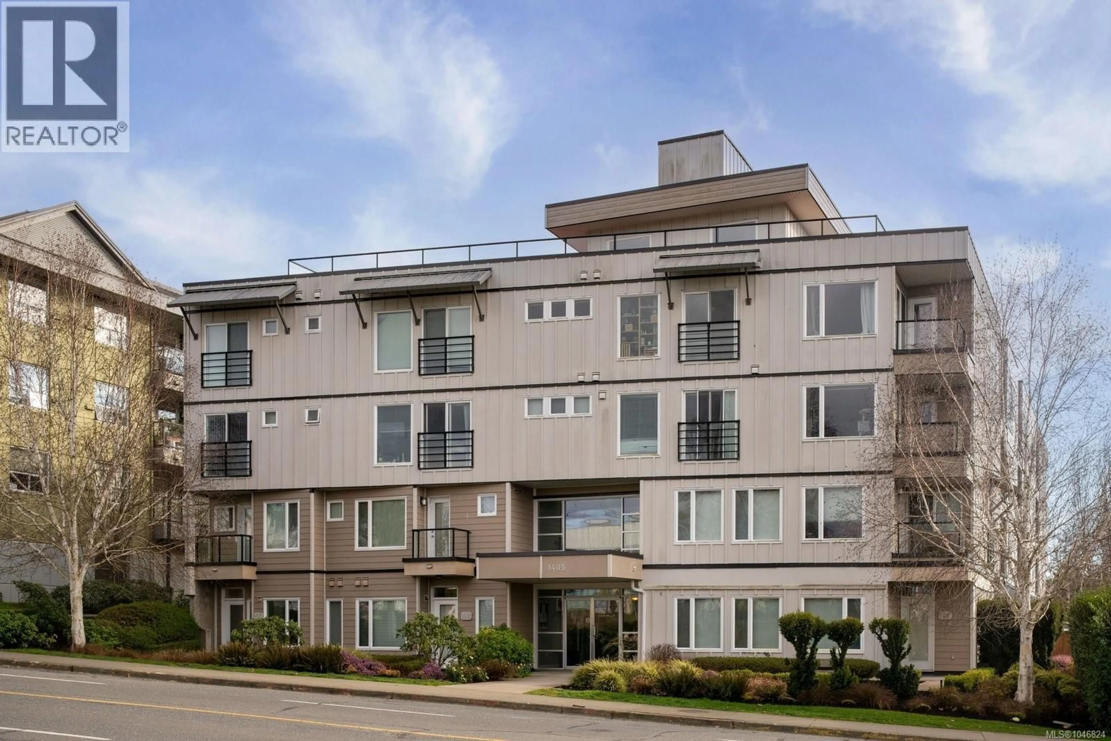 Patio, building for 204 - 1405 ESQUIMALT ROAD, Esquimalt British Columbia V9A0A4