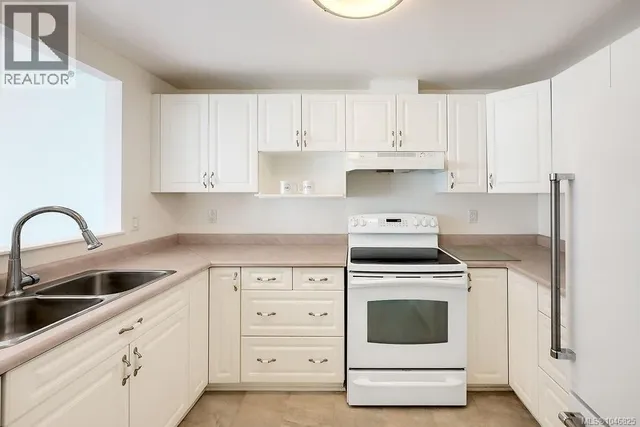 20 - 10471 RESTHAVEN DRIVE, Sidney 3