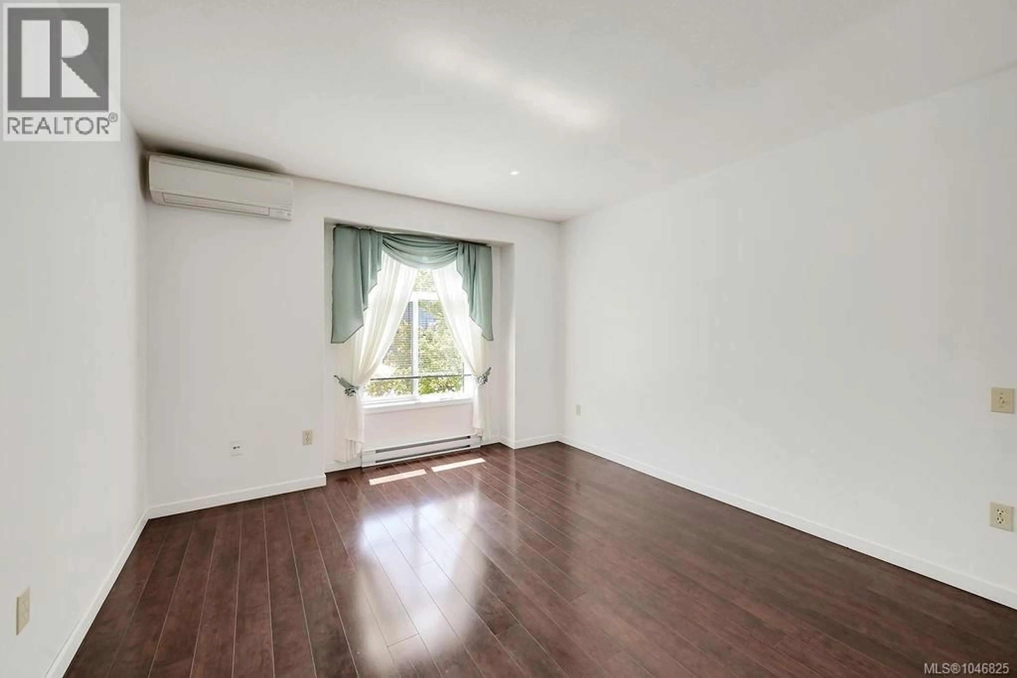 A pic of a room for 20 - 10471 RESTHAVEN DRIVE, Sidney British Columbia V8L3H6