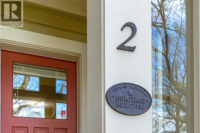 2 - 88 DALLAS ROAD, Victoria 3