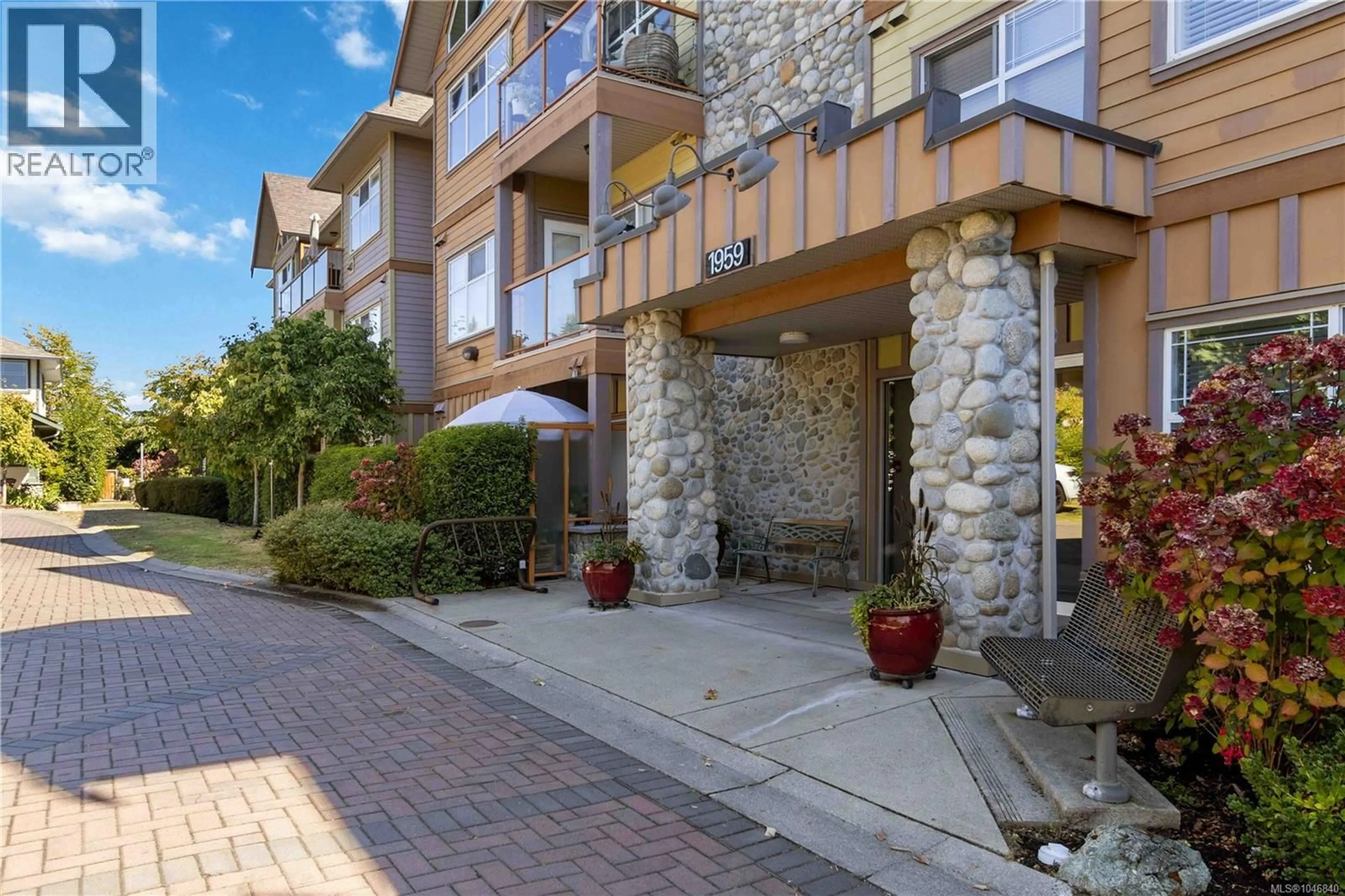 Patio, unknown for 208 - 1959 POLO PARK COURT, Central Saanich British Columbia V8M2K1