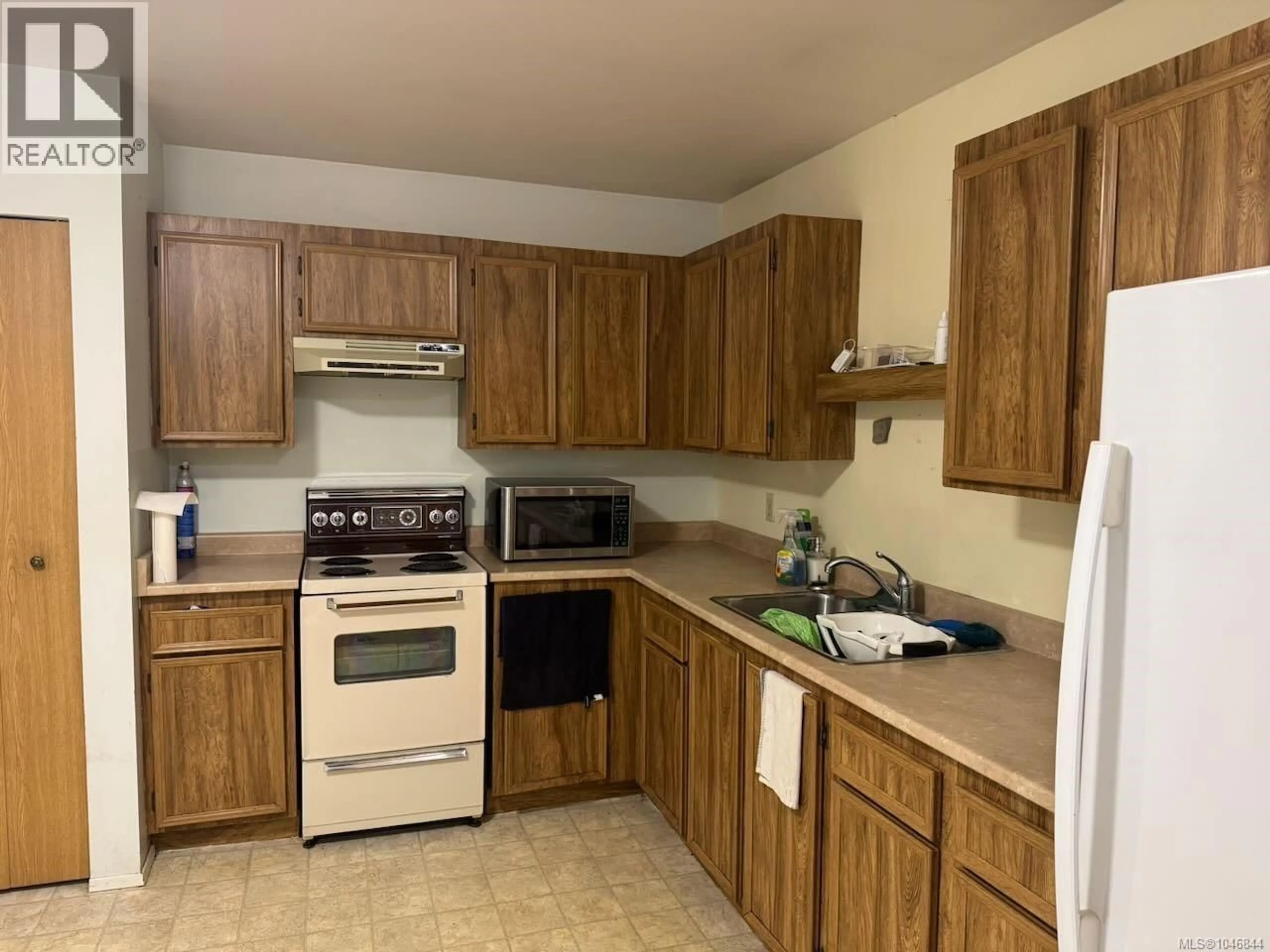 Standard kitchen, unknown for 407 - 4728 UPLANDS DRIVE, Nanaimo British Columbia V9T4S9