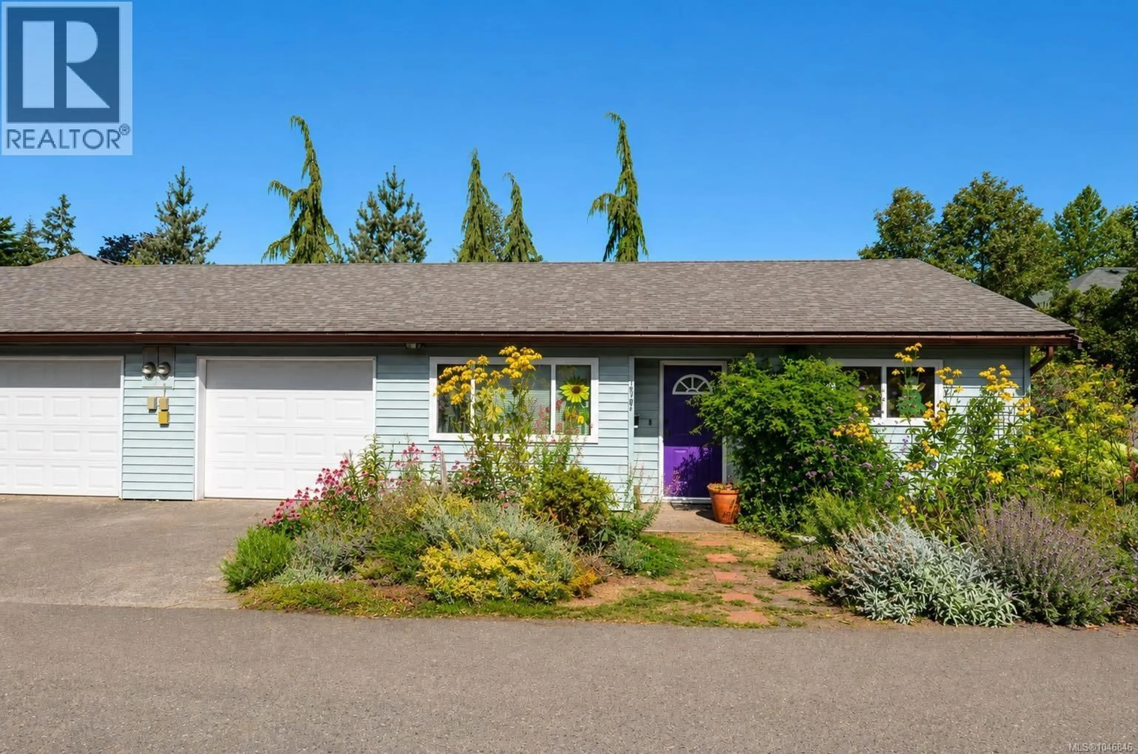 Home with vinyl exterior material, street for F - 1670 PIERCY AVENUE, Courtenay British Columbia V9N3E9