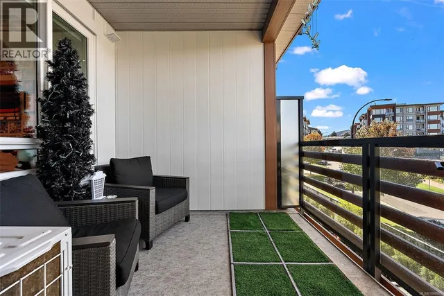 236 - 920 REUNION AVENUE, Langford 5