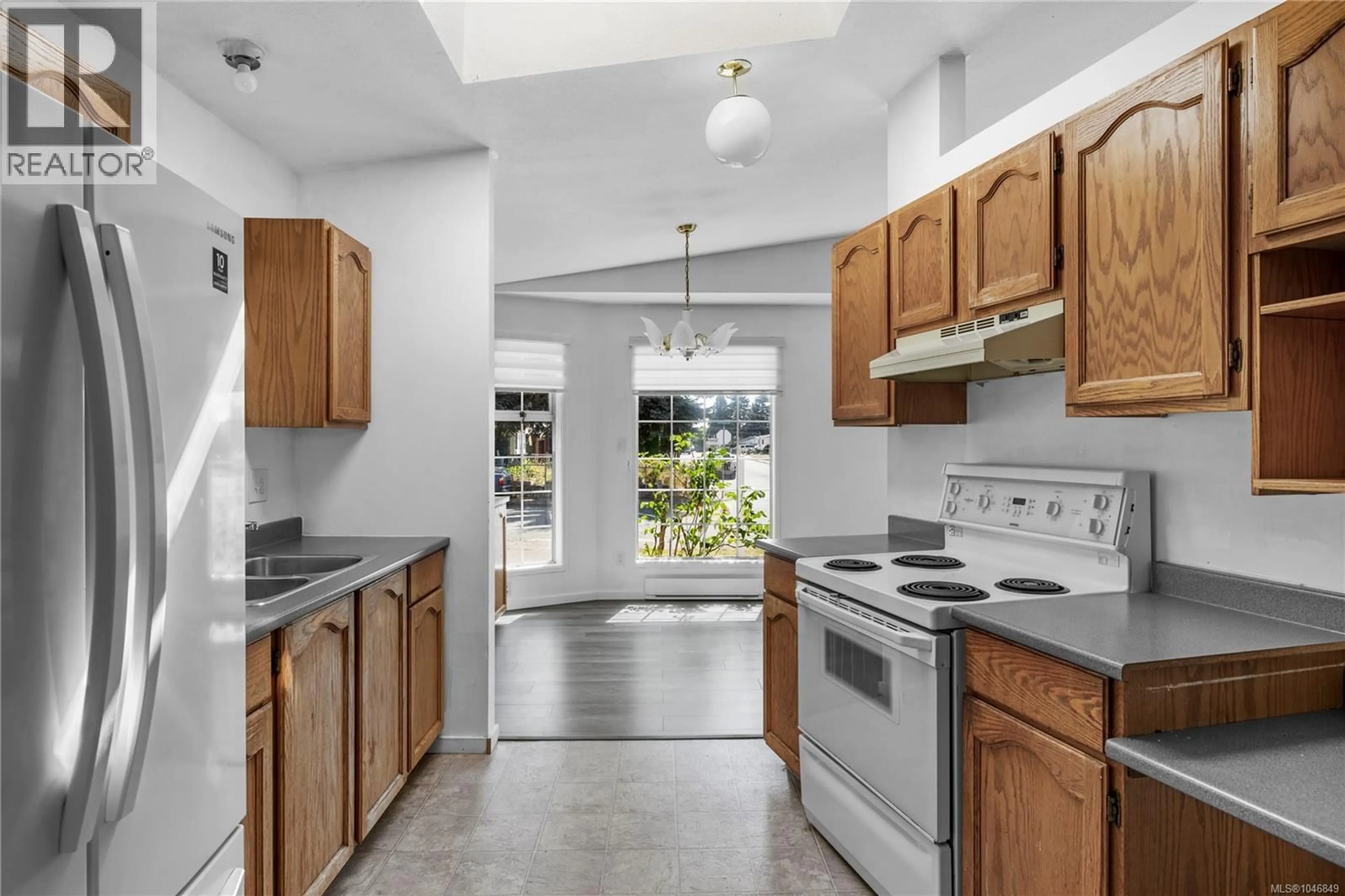 Standard kitchen, unknown for 2454 5TH STREET EAST, Courtenay British Columbia V9N8J2