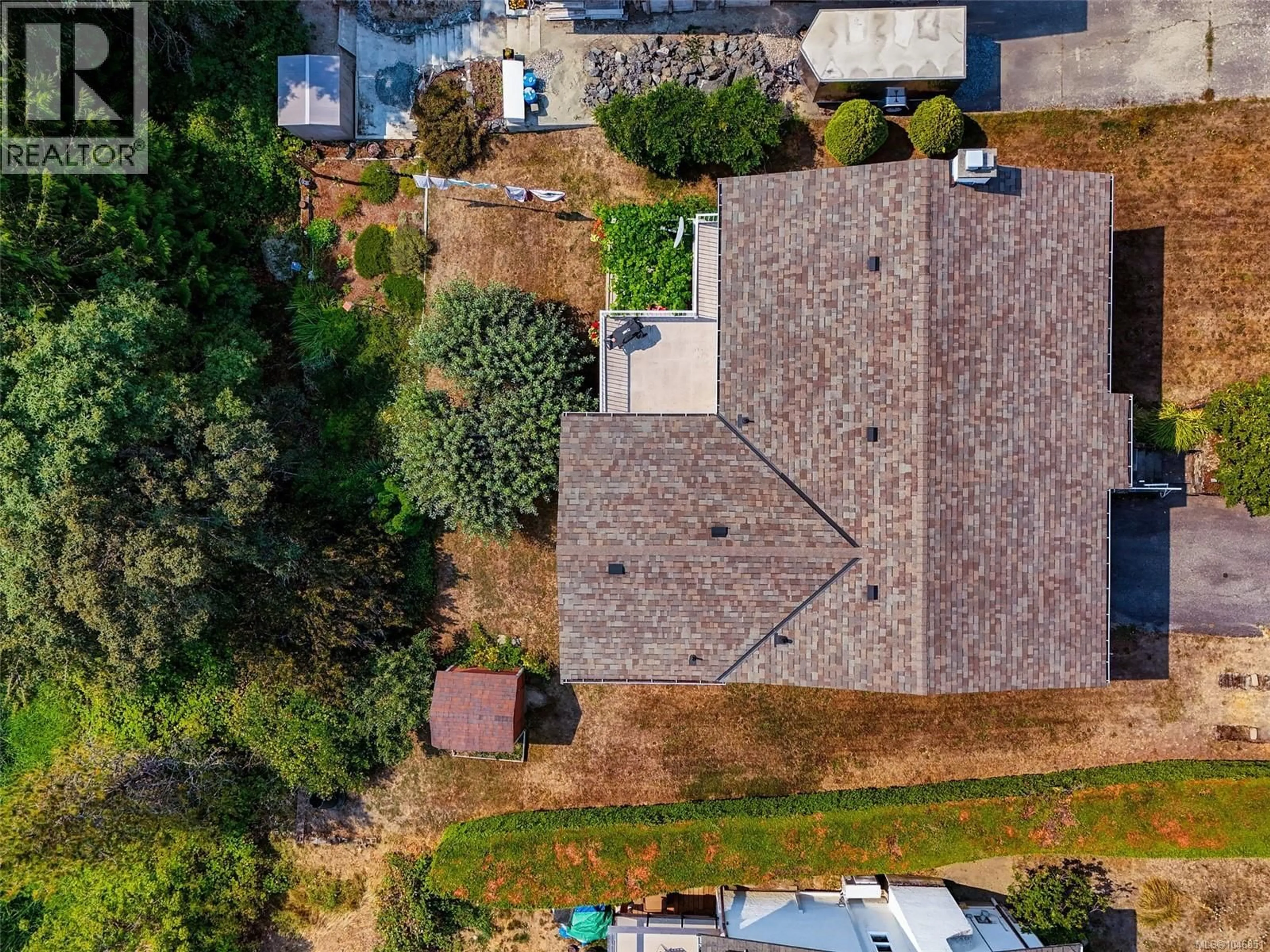 A pic from outside/outdoor area/front of a property/back of a property/a pic from drone, street for 3960 ARLENE PLACE, Saanich British Columbia V8Z6H9