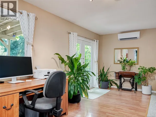 3960 ARLENE PLACE, Saanich 5