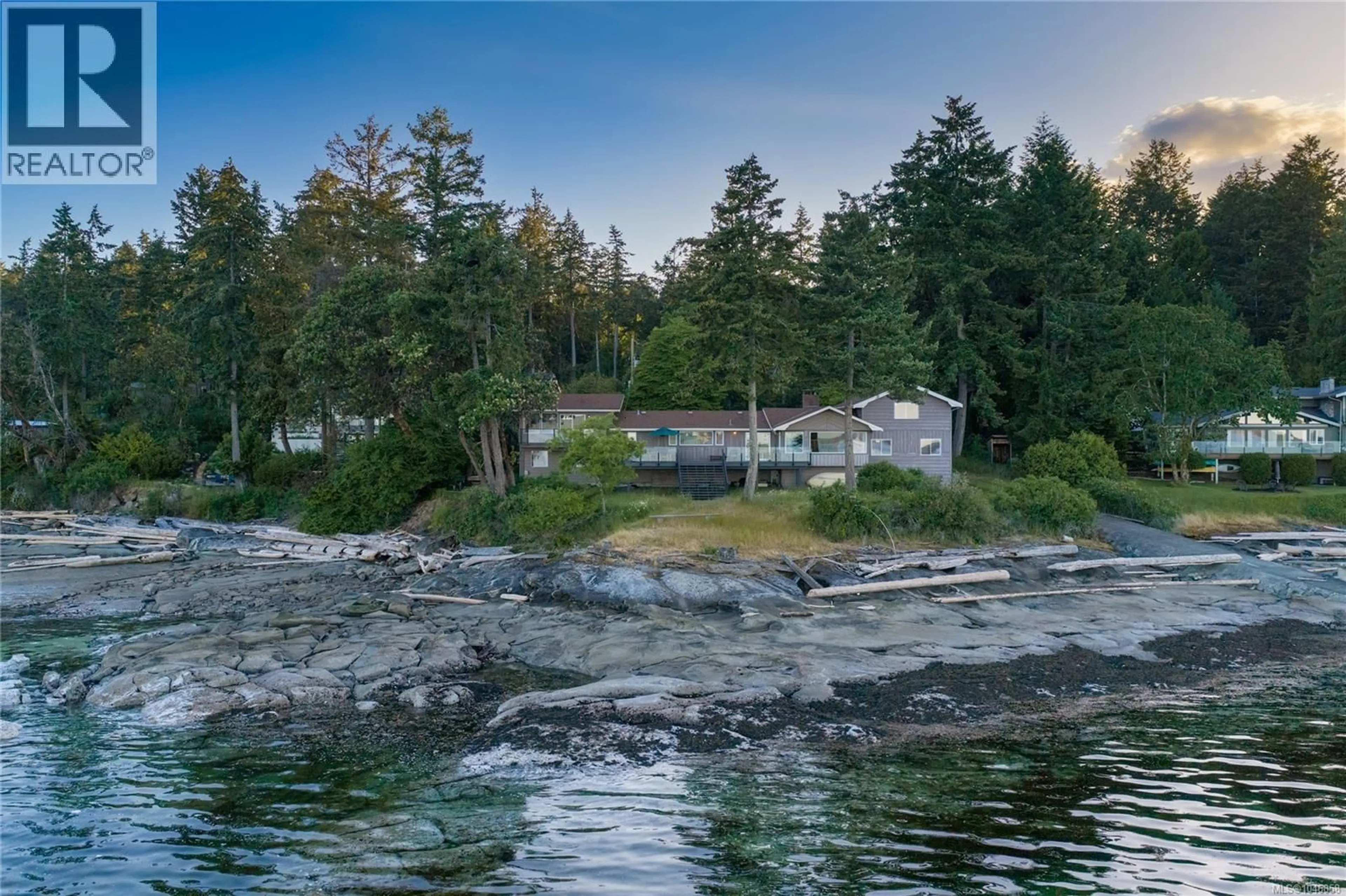 A pic from outside/outdoor area/front of a property/back of a property/a pic from drone, water/lake/river/ocean view for 2858 TWIN OAKS DRIVE, Ladysmith British Columbia V9G1C7