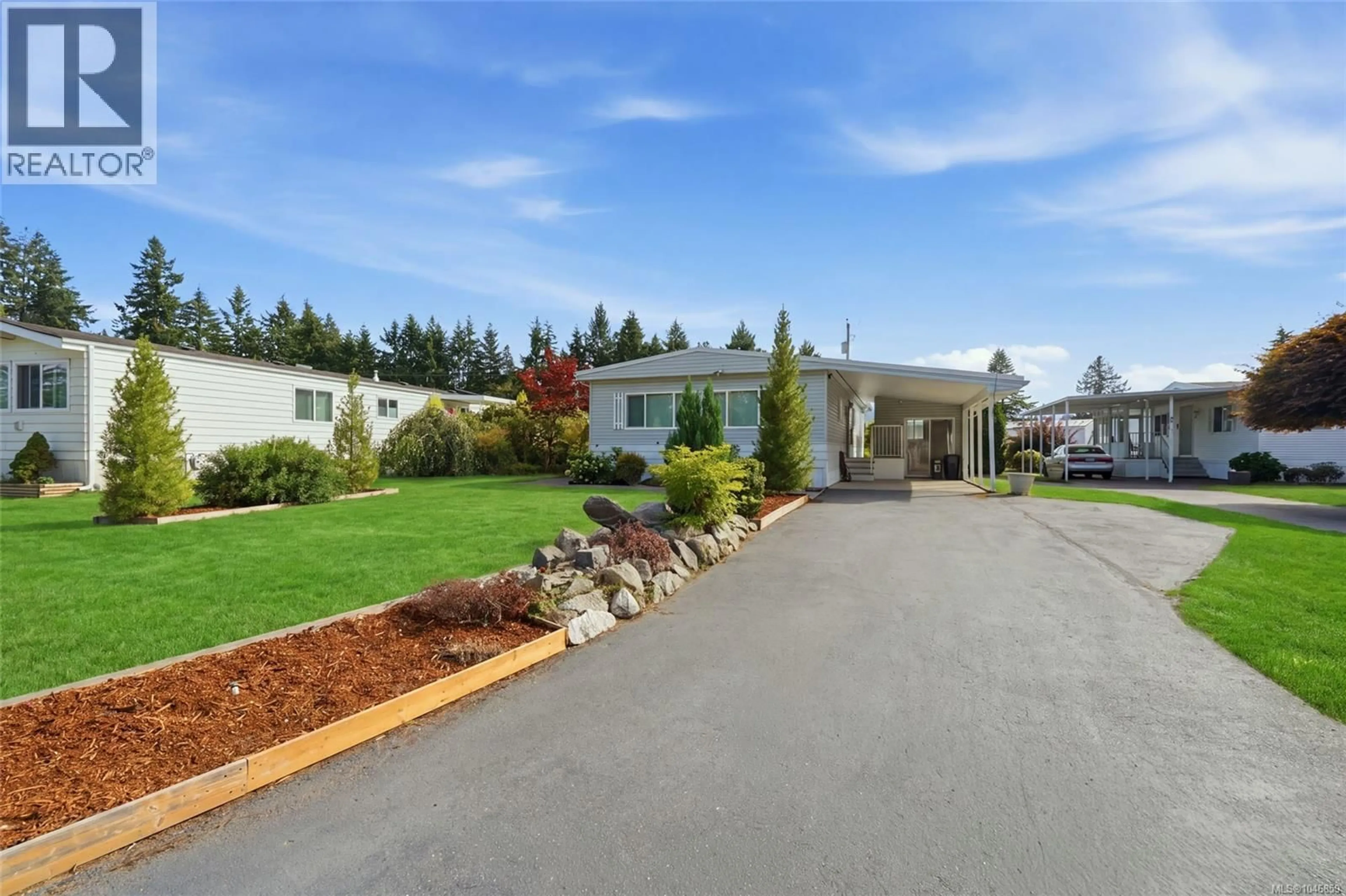Home with vinyl exterior material, street for 4 - 6325 METRAL DRIVE, Nanaimo British Columbia V9T6P9