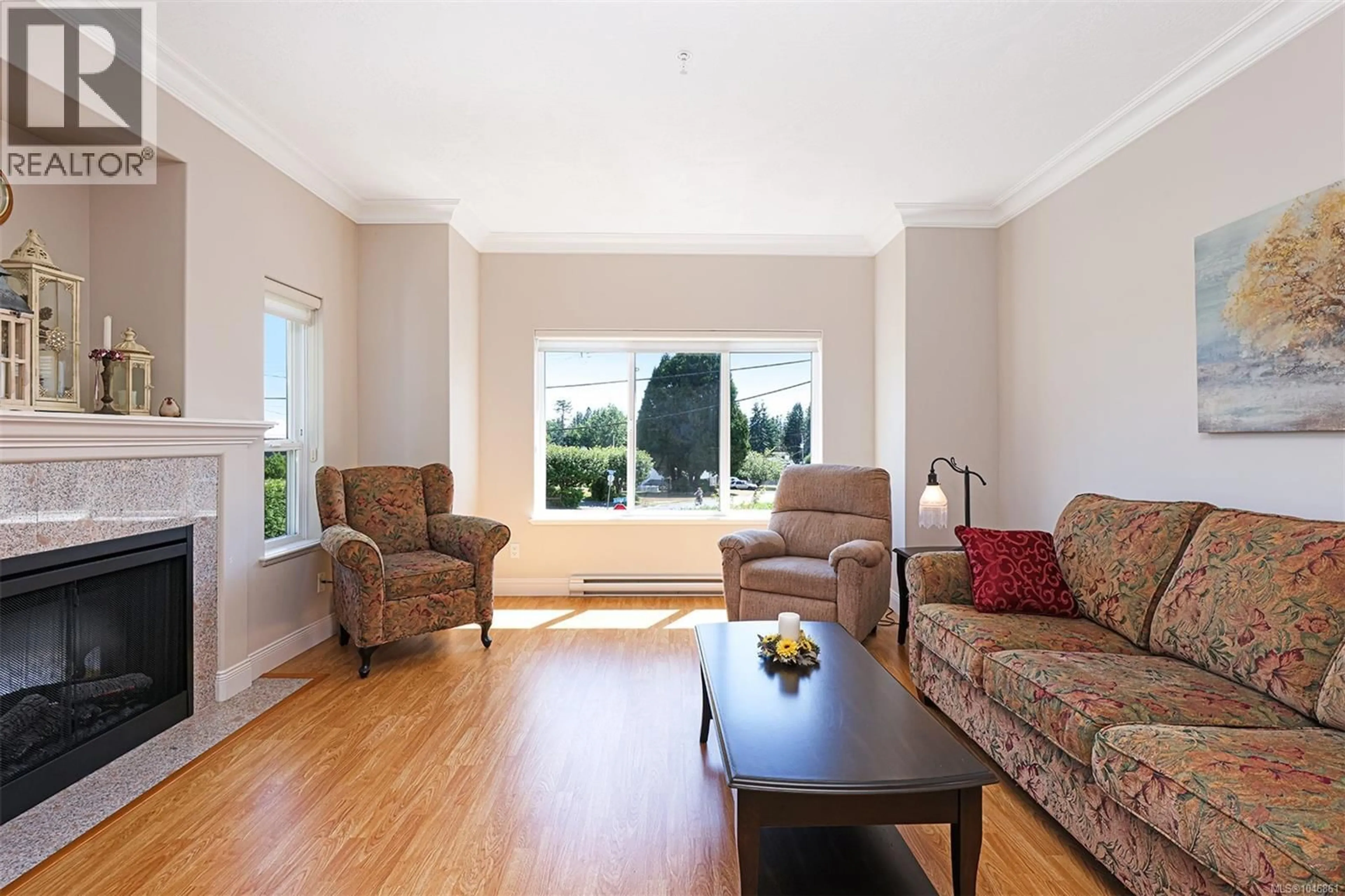 Living room with furniture, unknown for 16 - 1646 BALMORAL AVENUE, Comox British Columbia V9M2N1