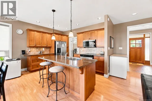 2240 LEIGHTON ROAD, Nanaimo 5