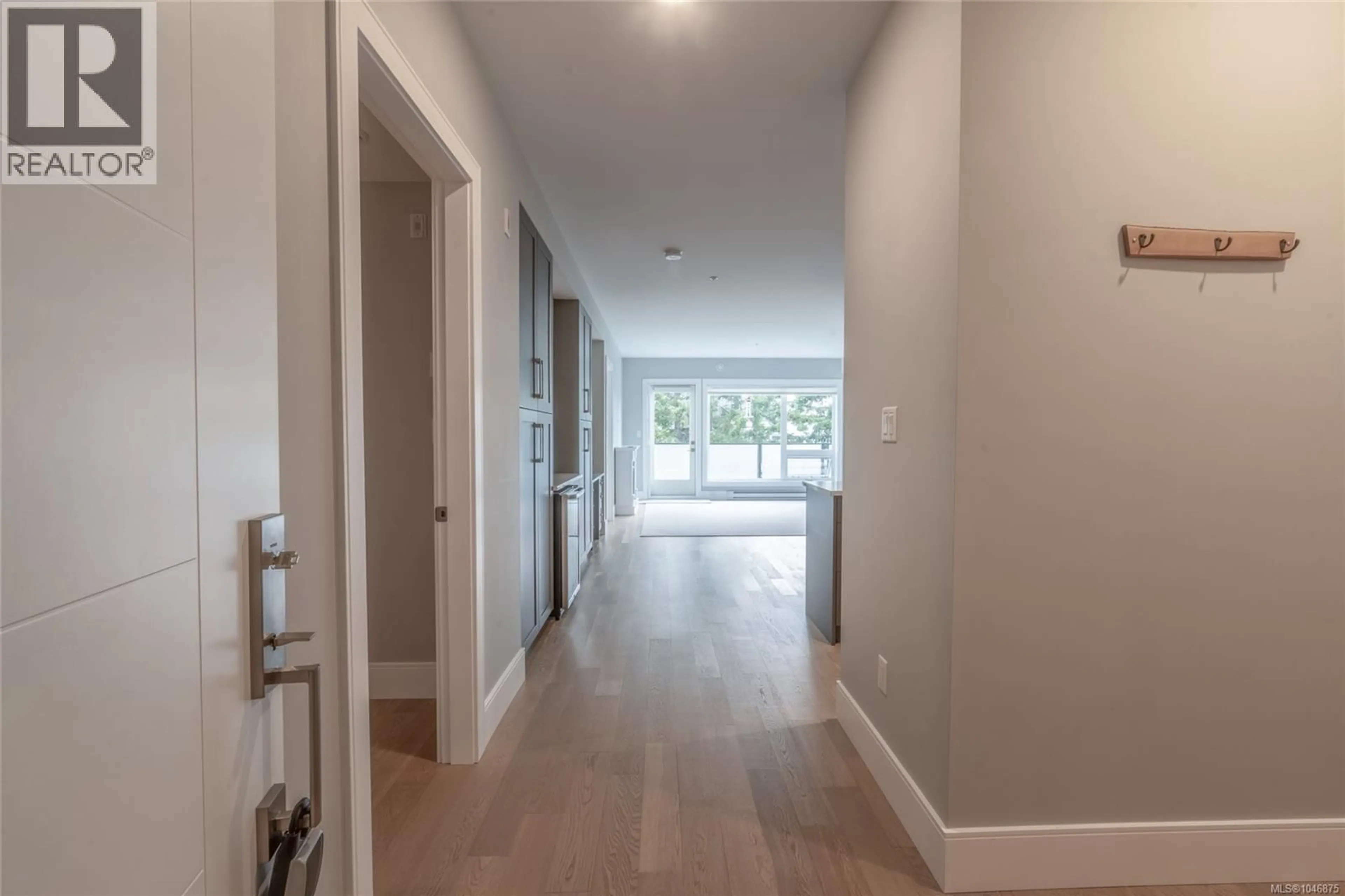 Indoor entryway for 302 - 2526 BEVAN AVENUE, Sidney British Columbia V8L1W3