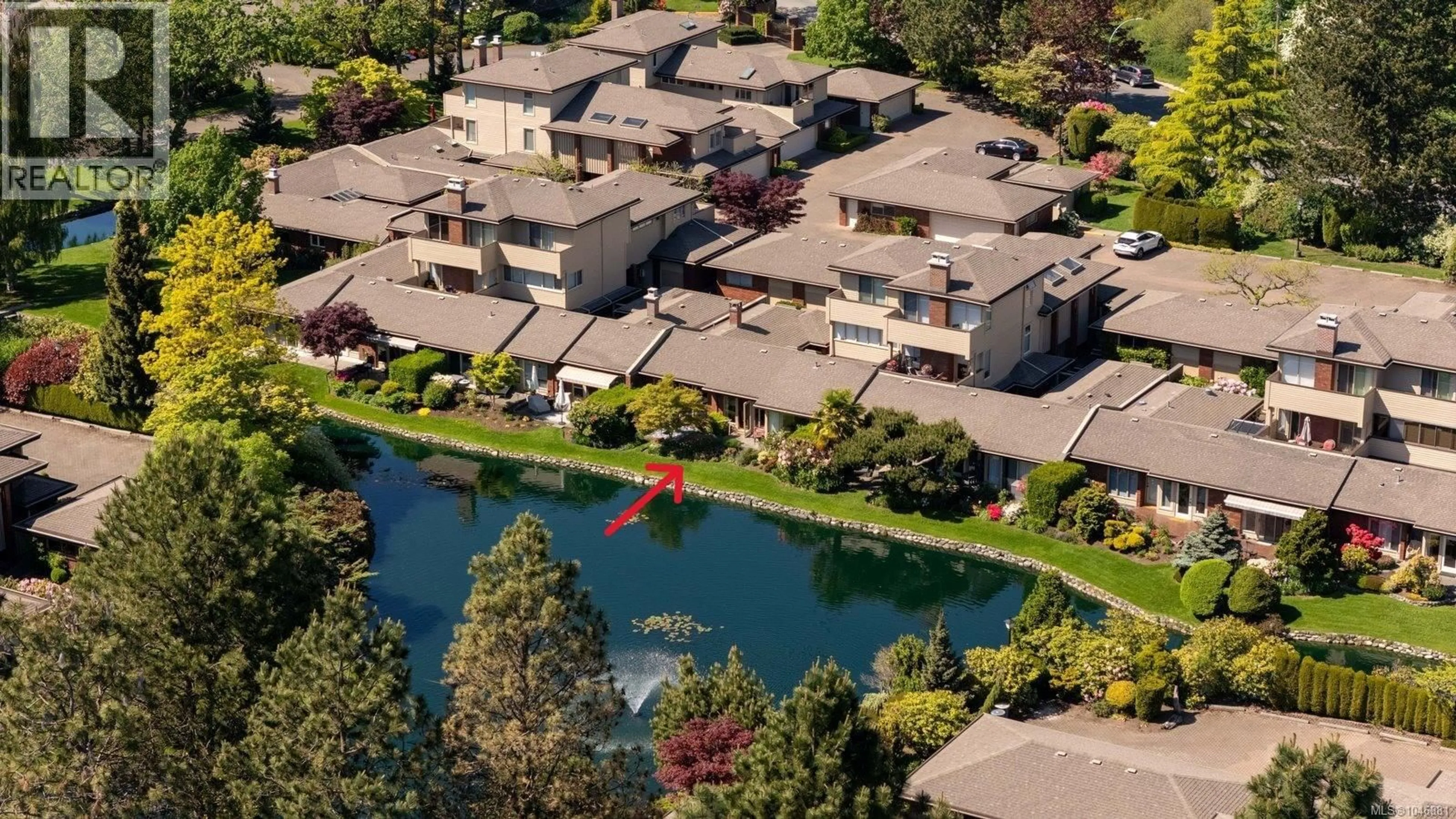 A pic from outside/outdoor area/front of a property/back of a property/a pic from drone, water/lake/river/ocean view for 125 - 2345 CEDAR HILL CROSS ROAD, Oak Bay British Columbia V8P5M8
