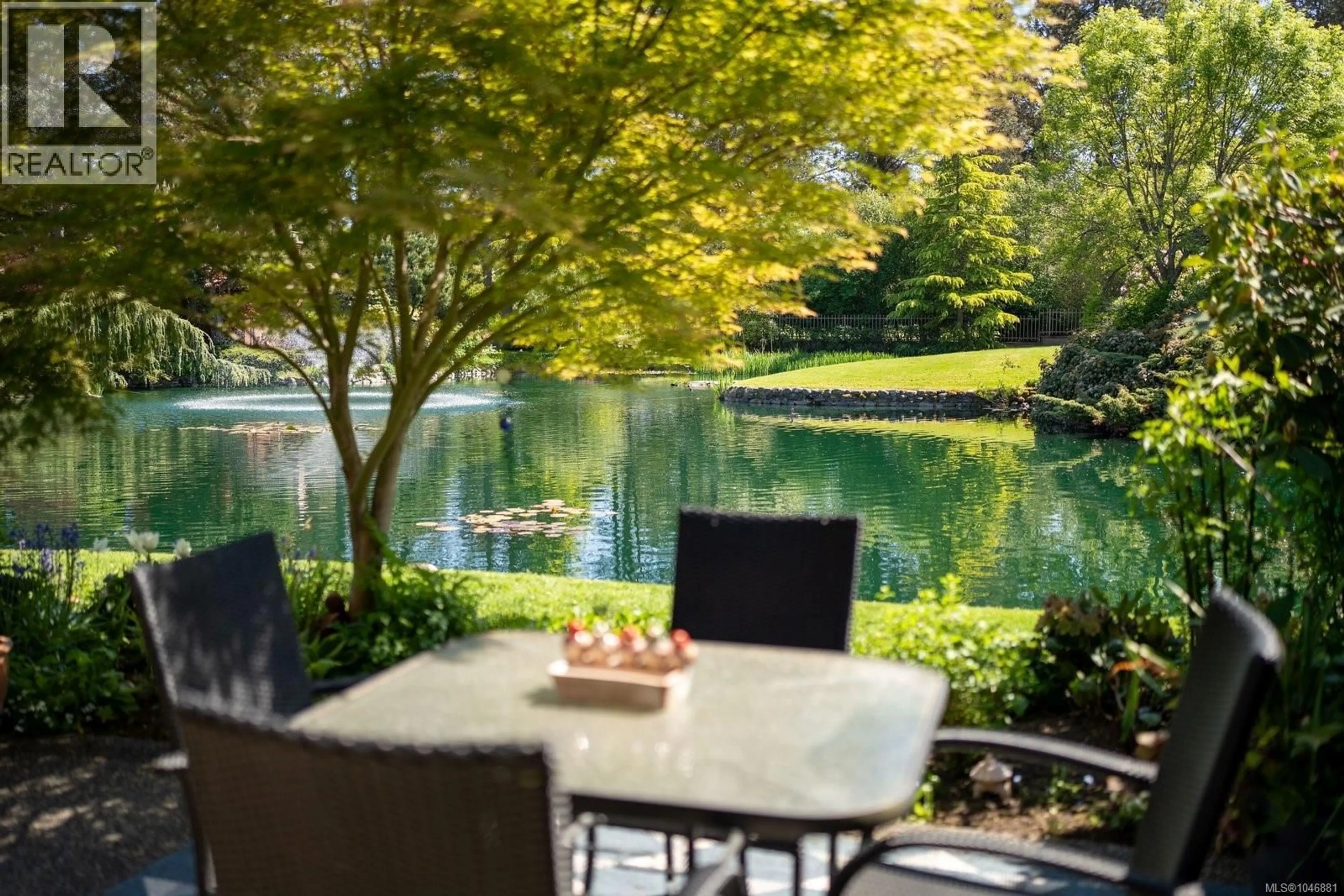 Patio, water/lake/river/ocean view for 125 - 2345 CEDAR HILL CROSS ROAD, Oak Bay British Columbia V8P5M8