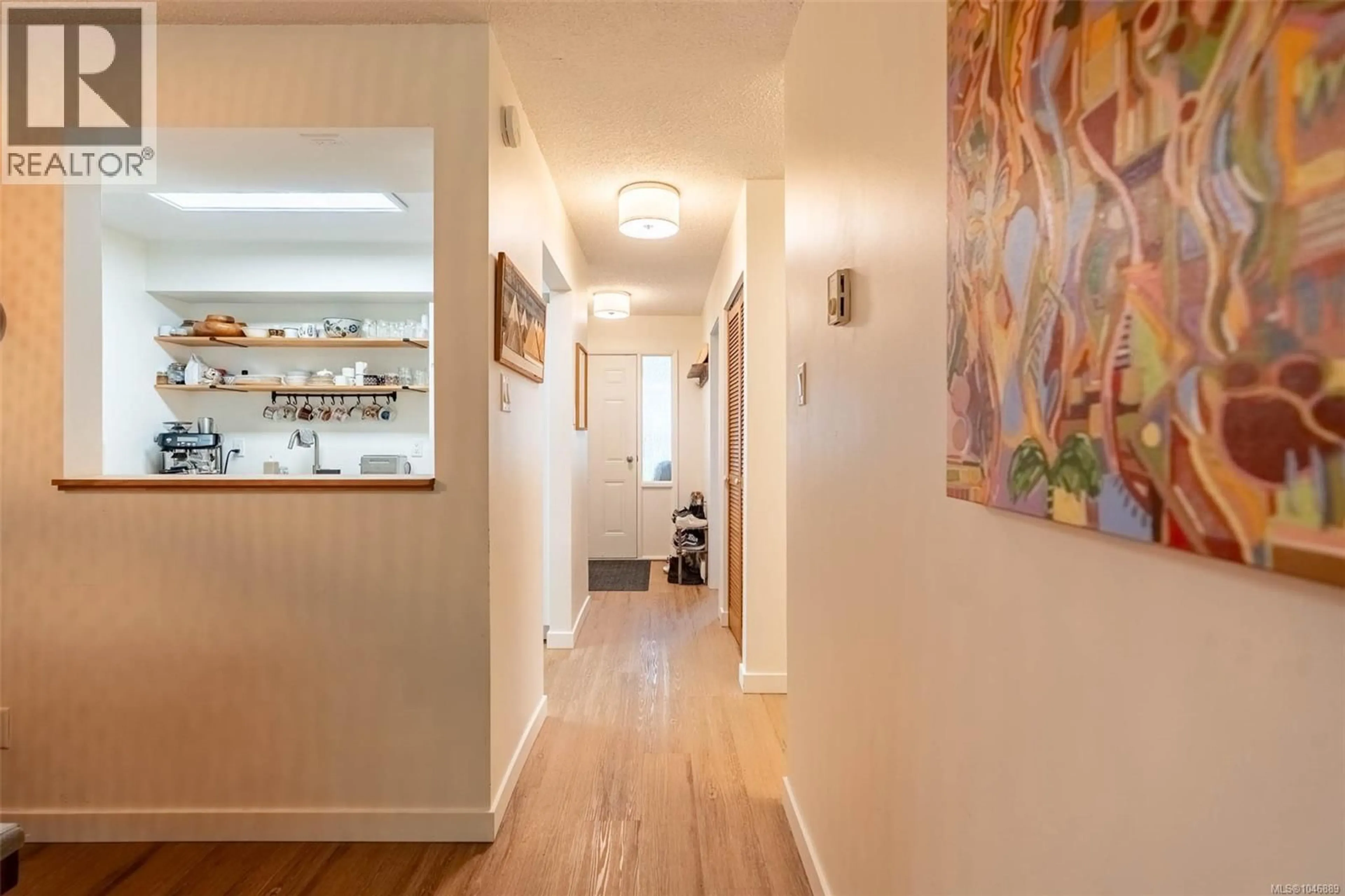 Indoor entryway for 209 - 250 HEMLOCK STREET, Ucluelet British Columbia V0R3A0