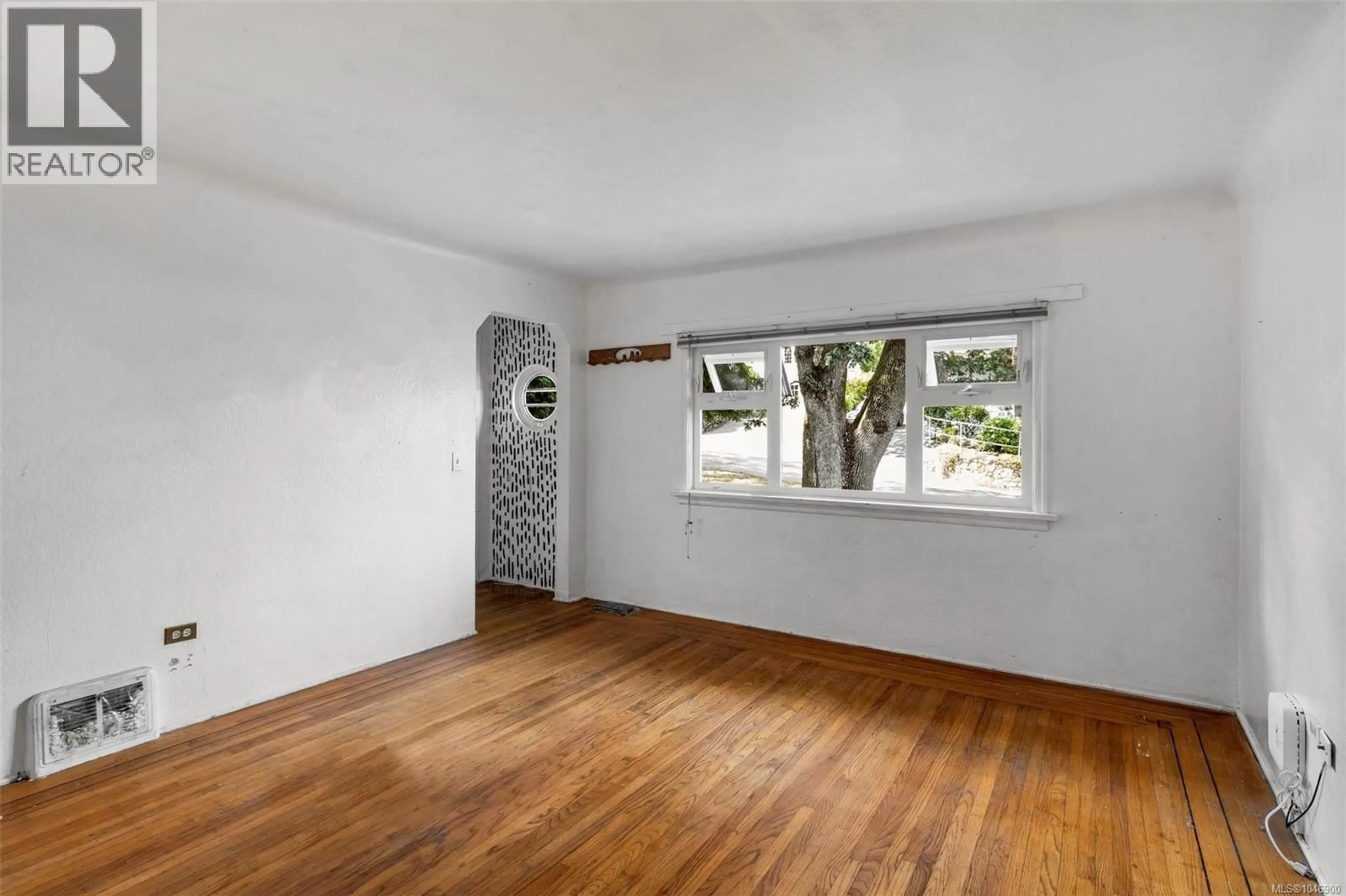 A pic of a room for 1669 KISBER AVENUE, Saanich British Columbia V8P2W5