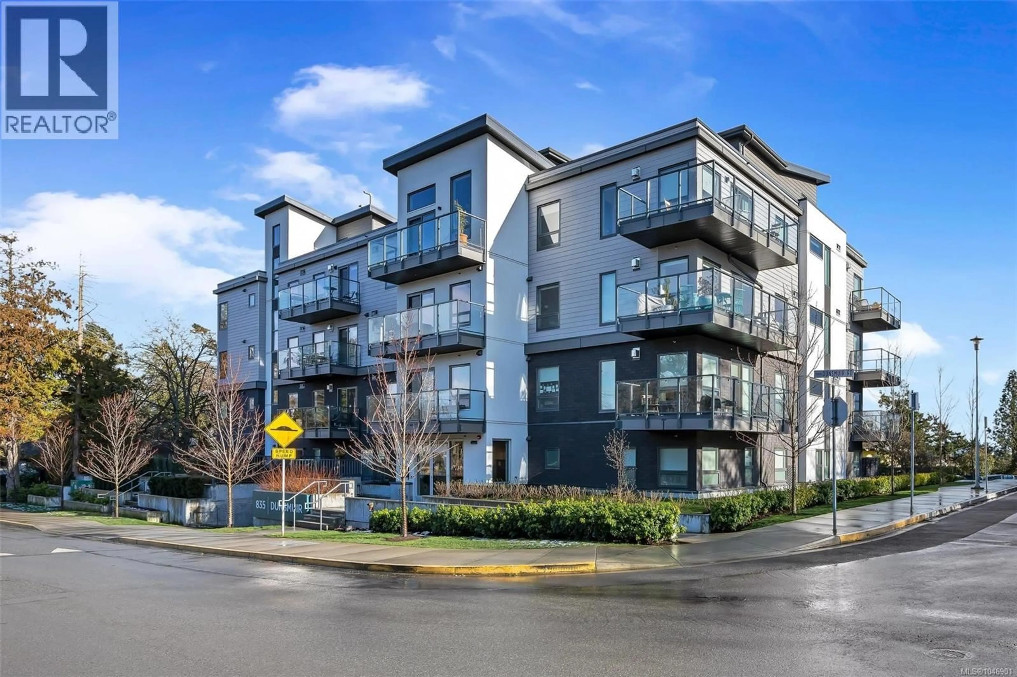 A pic from outside/outdoor area/front of a property/back of a property/a pic from drone, street for 302 - 835 DUNSMUIR ROAD, Esquimalt British Columbia V9A5B8