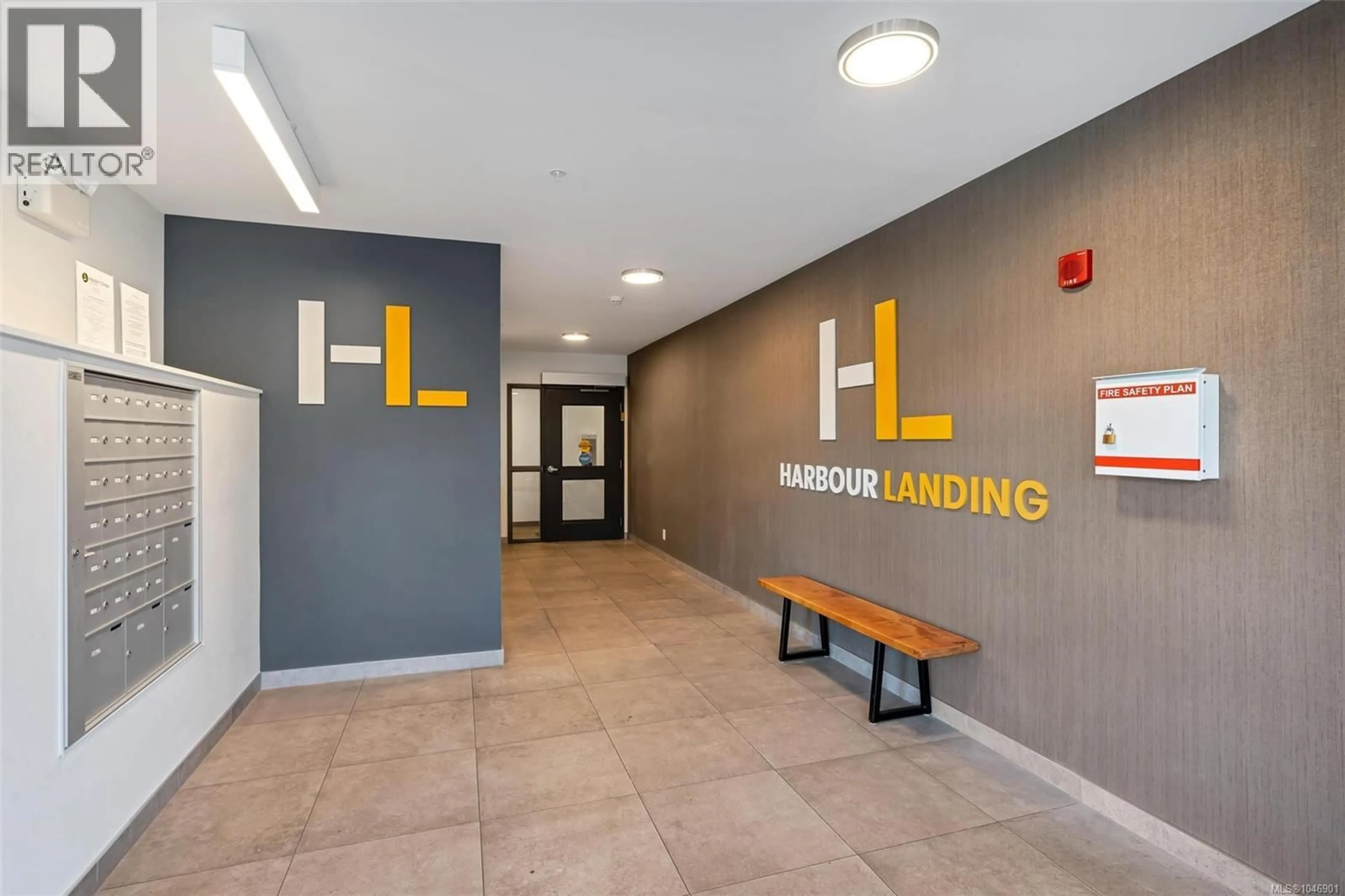 Indoor foyer for 302 - 835 DUNSMUIR ROAD, Esquimalt British Columbia V9A5B8