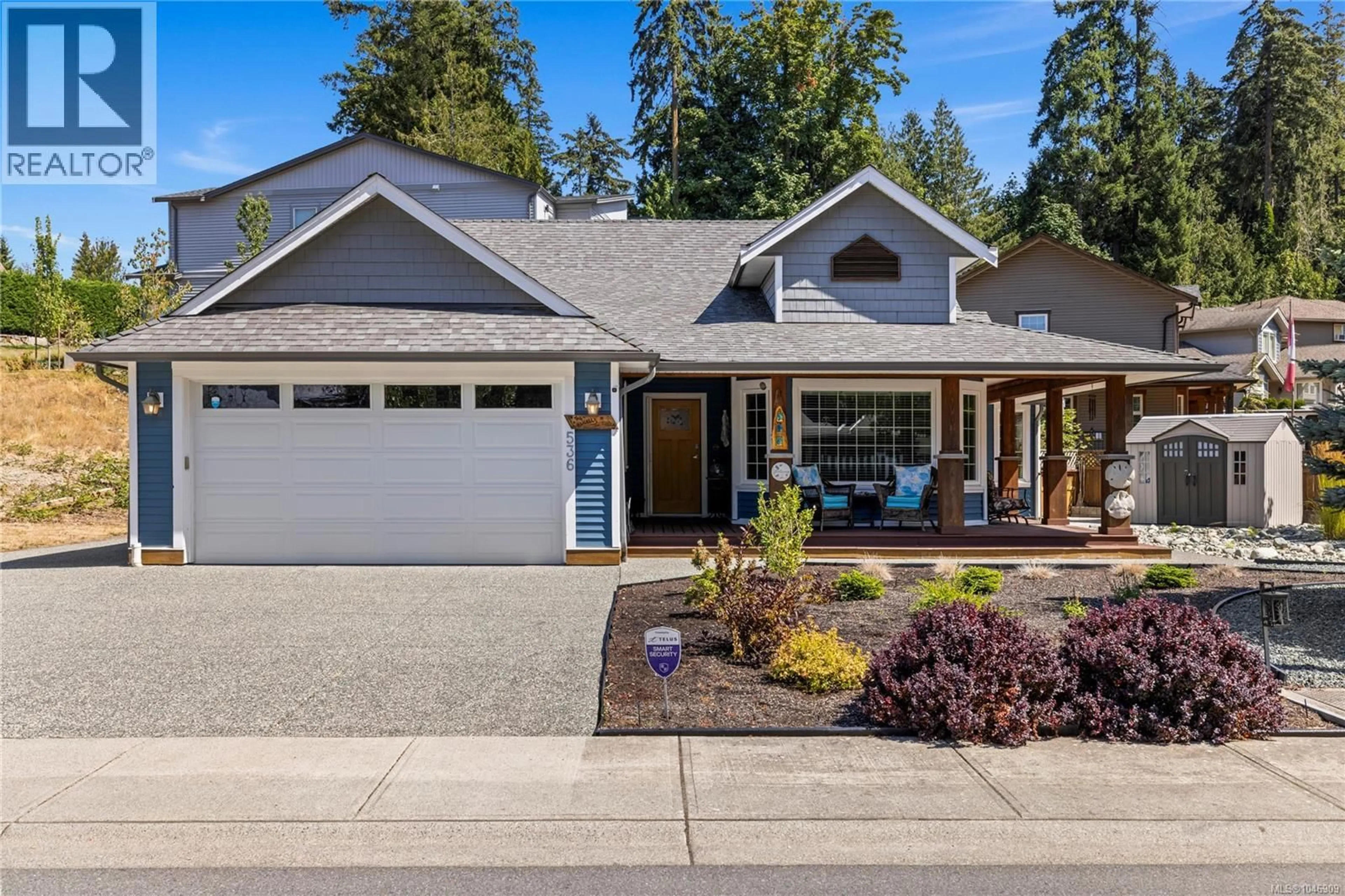 Home with vinyl exterior material, street for 536 COOK STREET, Ladysmith British Columbia V9G1A1