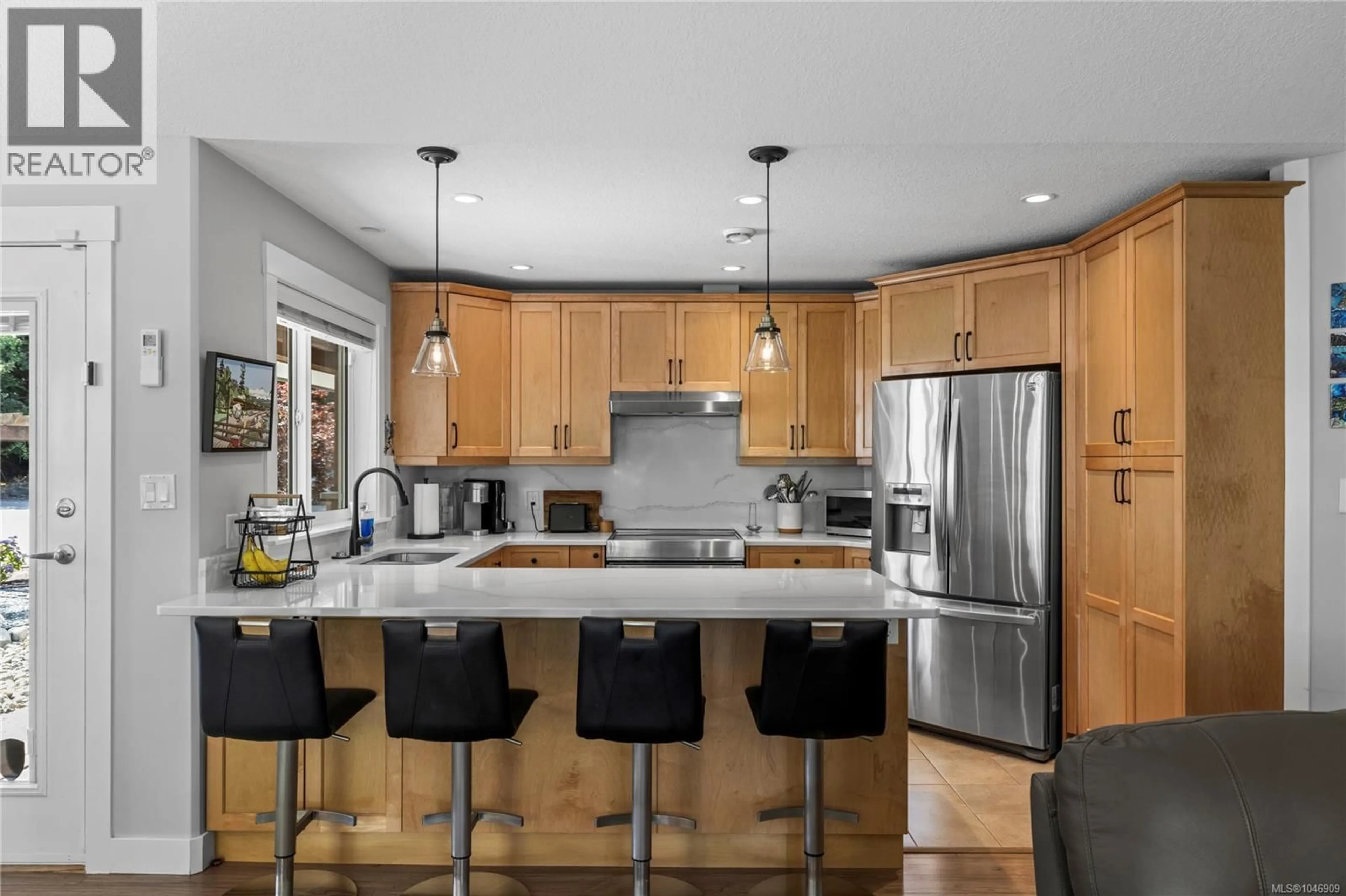 Open concept kitchen, unknown for 536 COOK STREET, Ladysmith British Columbia V9G1A1