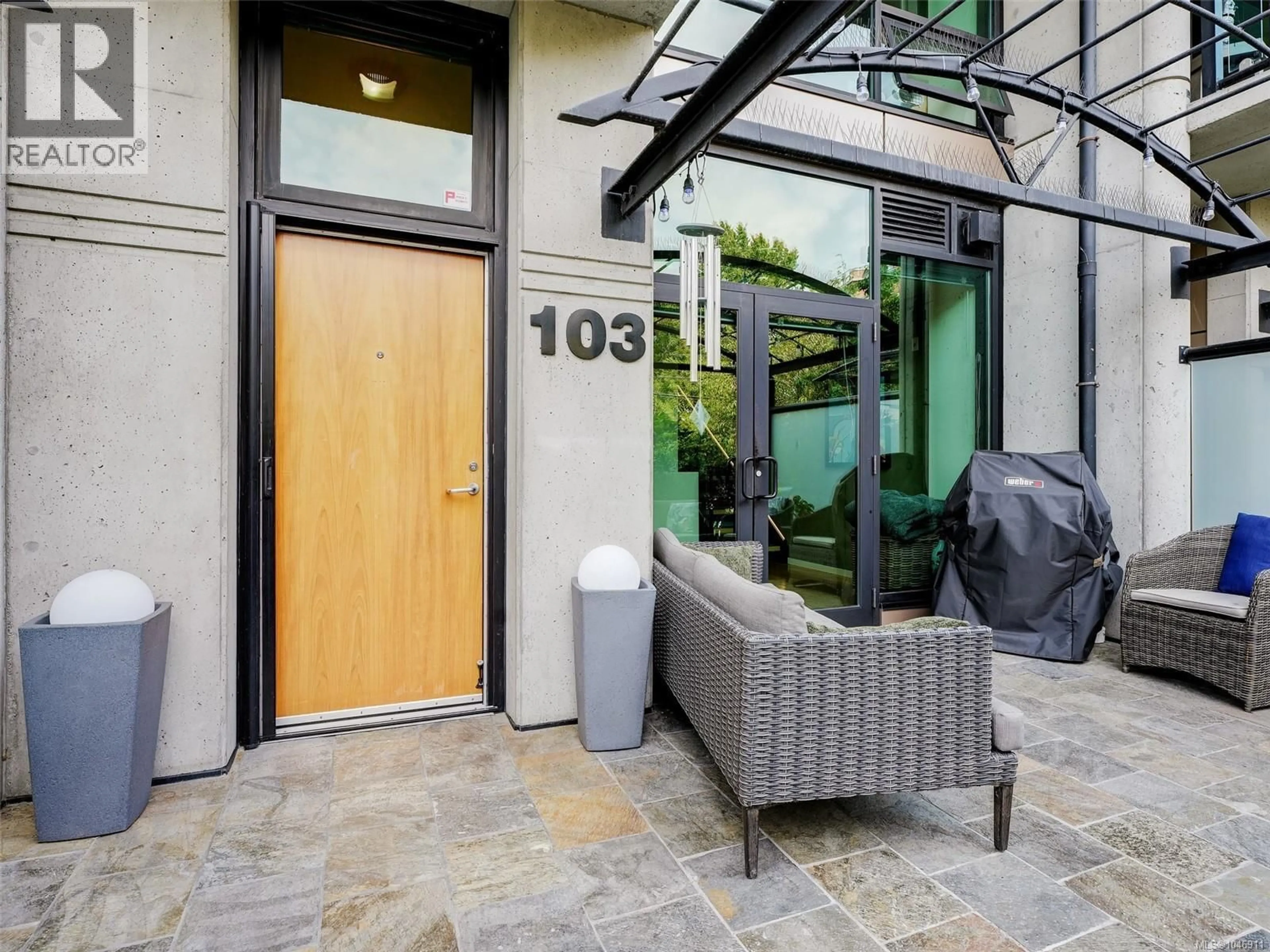 Indoor entryway for 103 - 21 ERIE STREET, Victoria British Columbia V8V5A8