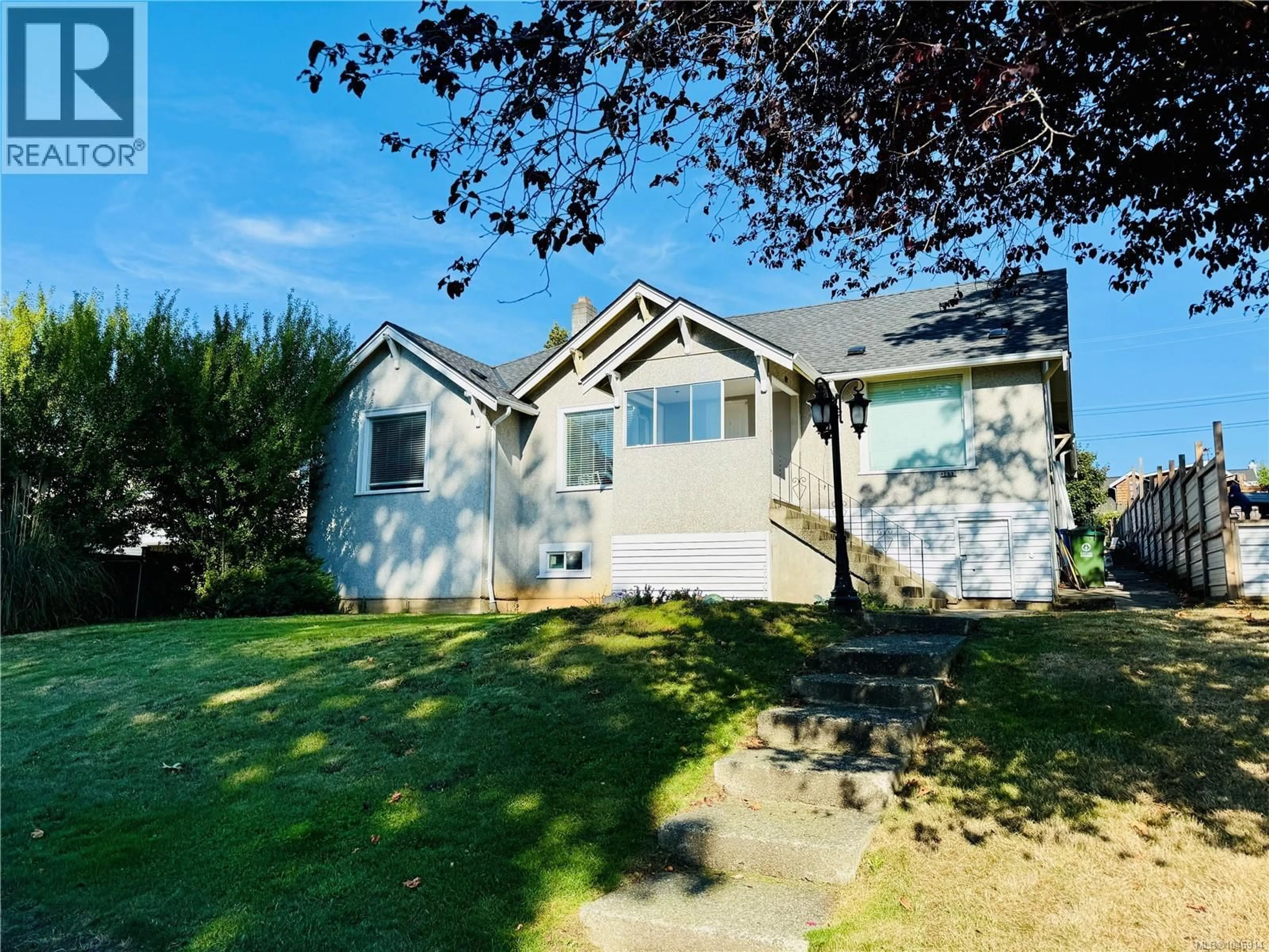 Home with vinyl exterior material, street for 3659 8TH AVENUE, Port Alberni British Columbia V9Y4R6