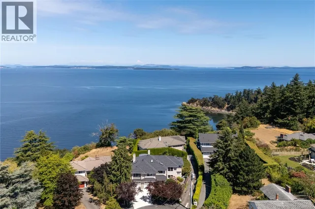 4596 BONNIEVIEW PLACE, Saanich 2