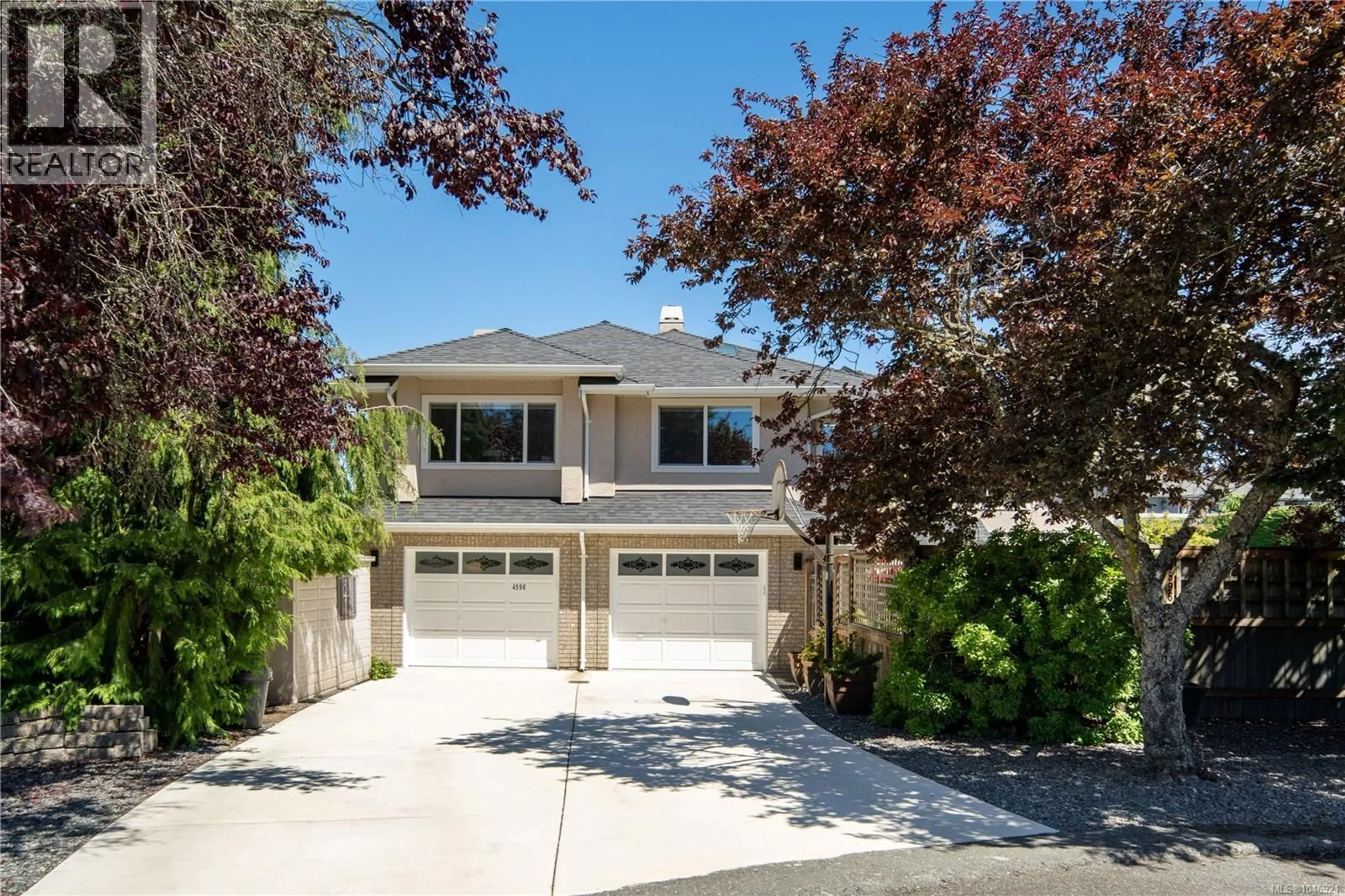 Home with vinyl exterior material, street for 4596 BONNIEVIEW PLACE, Saanich British Columbia V8N3V6