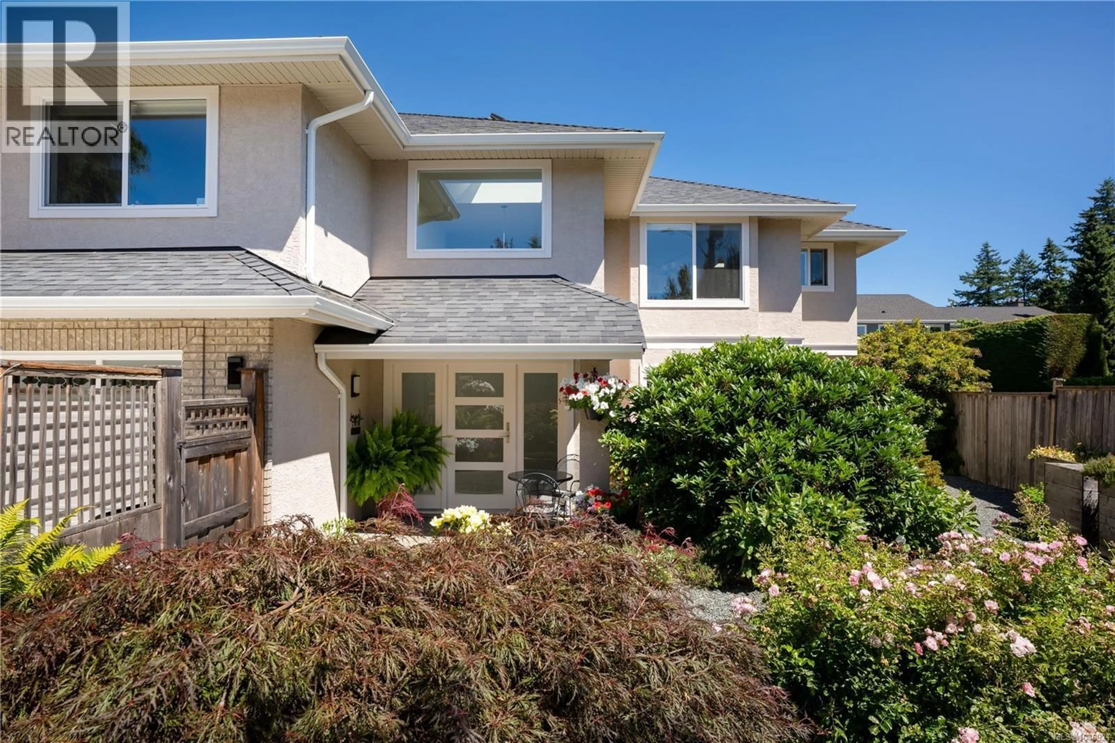 Home with vinyl exterior material, street for 4596 BONNIEVIEW PLACE, Saanich British Columbia V8N3V6
