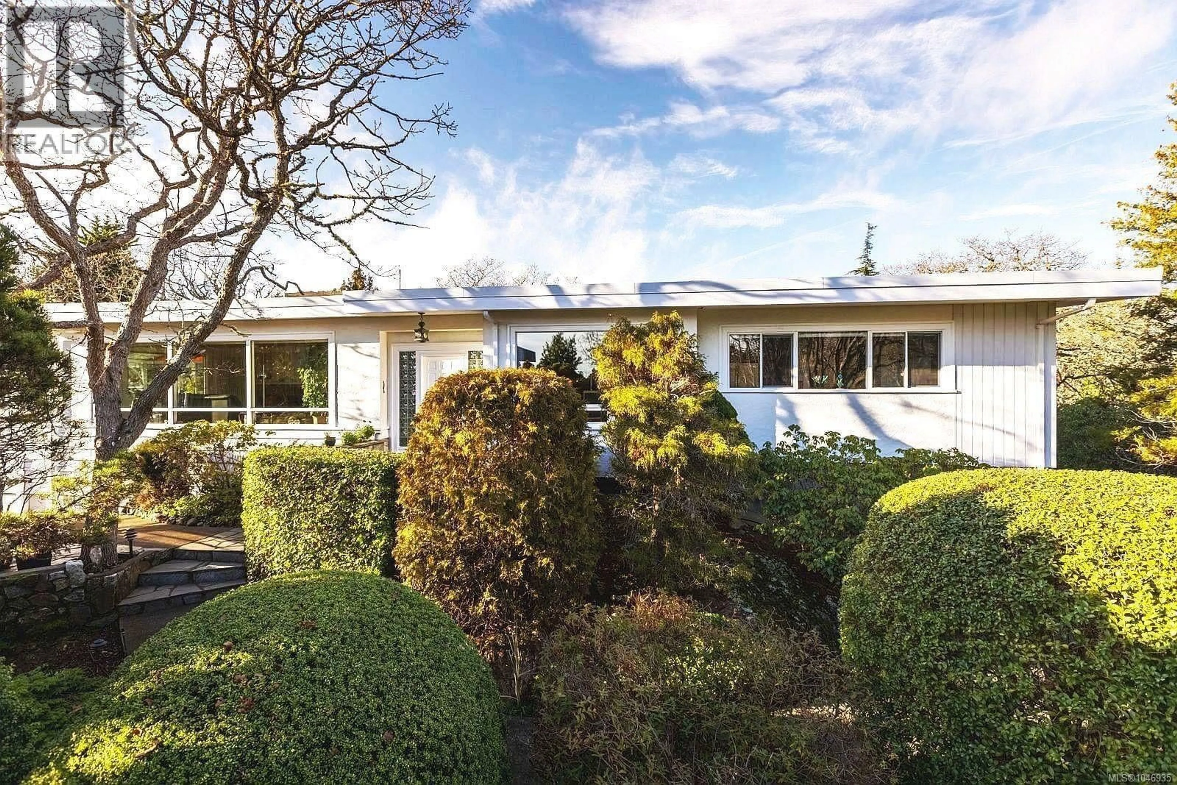 A pic from outside/outdoor area/front of a property/back of a property/a pic from drone, street for 2980 BEACH DRIVE, Oak Bay British Columbia V8R6K9