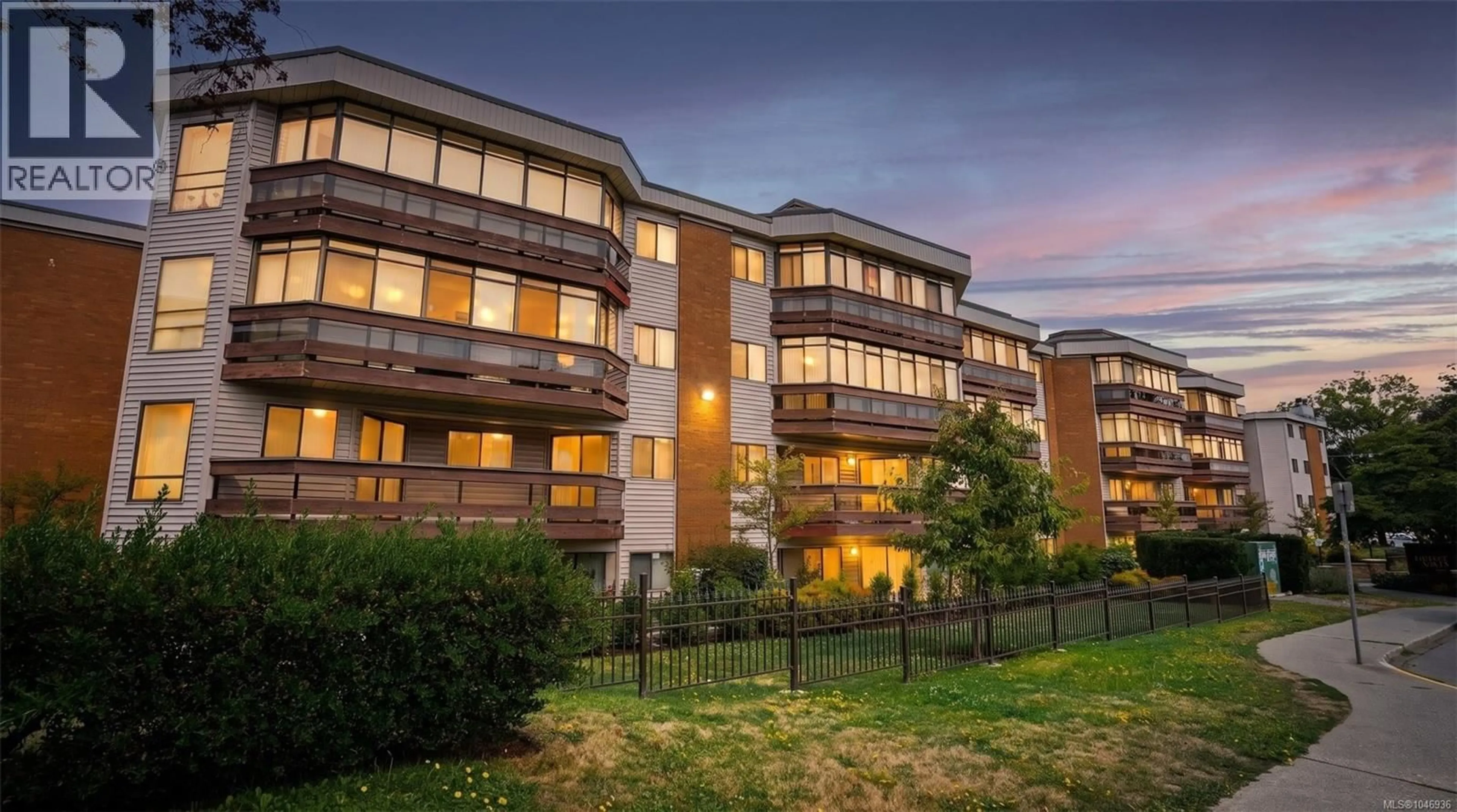 Unknown for 201 - 1560 HILLSIDE AVENUE, Victoria British Columbia V8T5B8