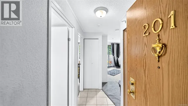 201 - 1560 HILLSIDE AVENUE, Victoria 2