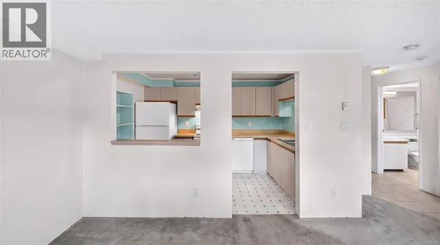 201 - 1560 HILLSIDE AVENUE, Victoria 4