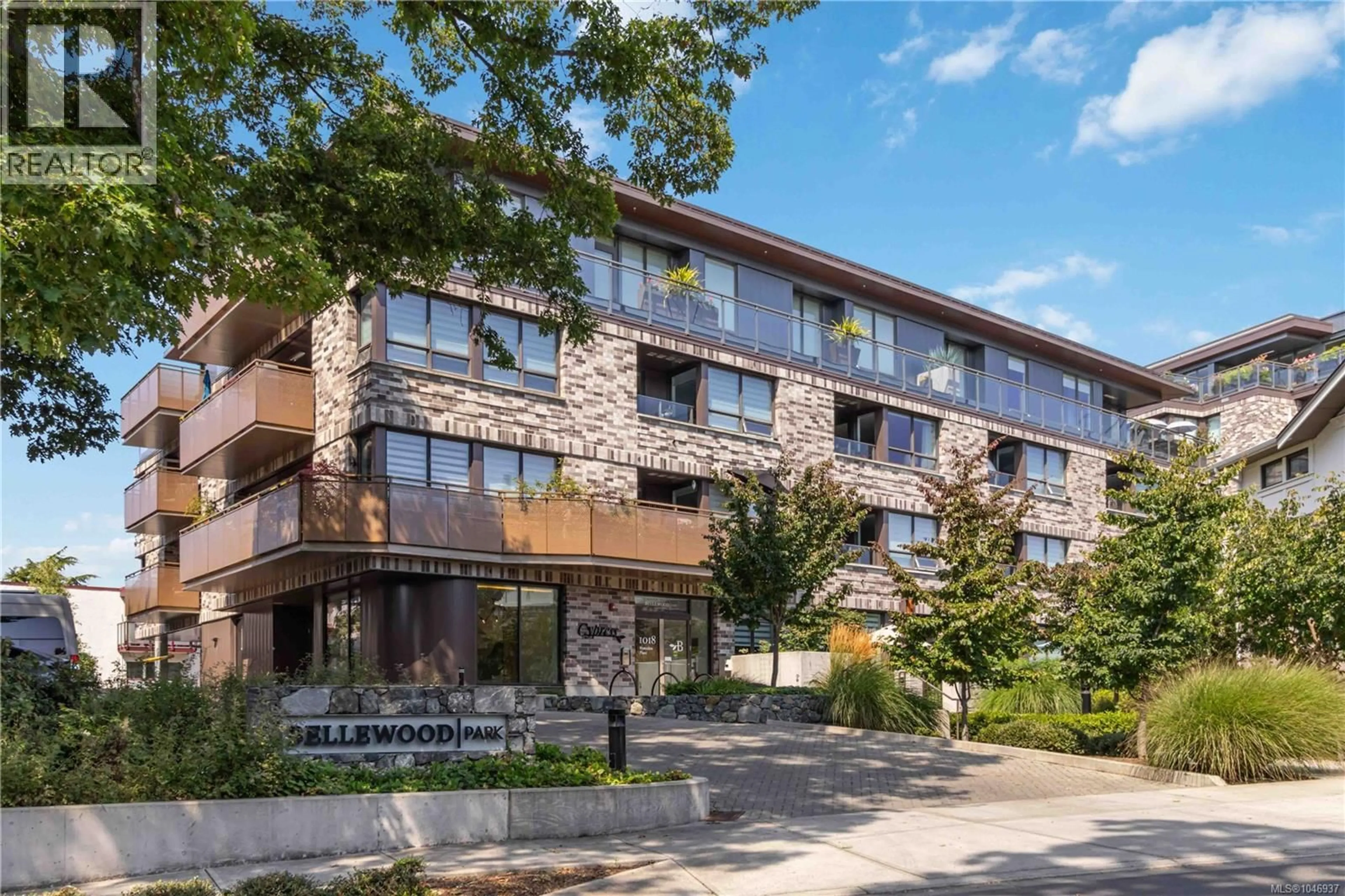 Patio, building for 303 - 1018 PENTRELEW PLACE, Victoria British Columbia V8V4J6