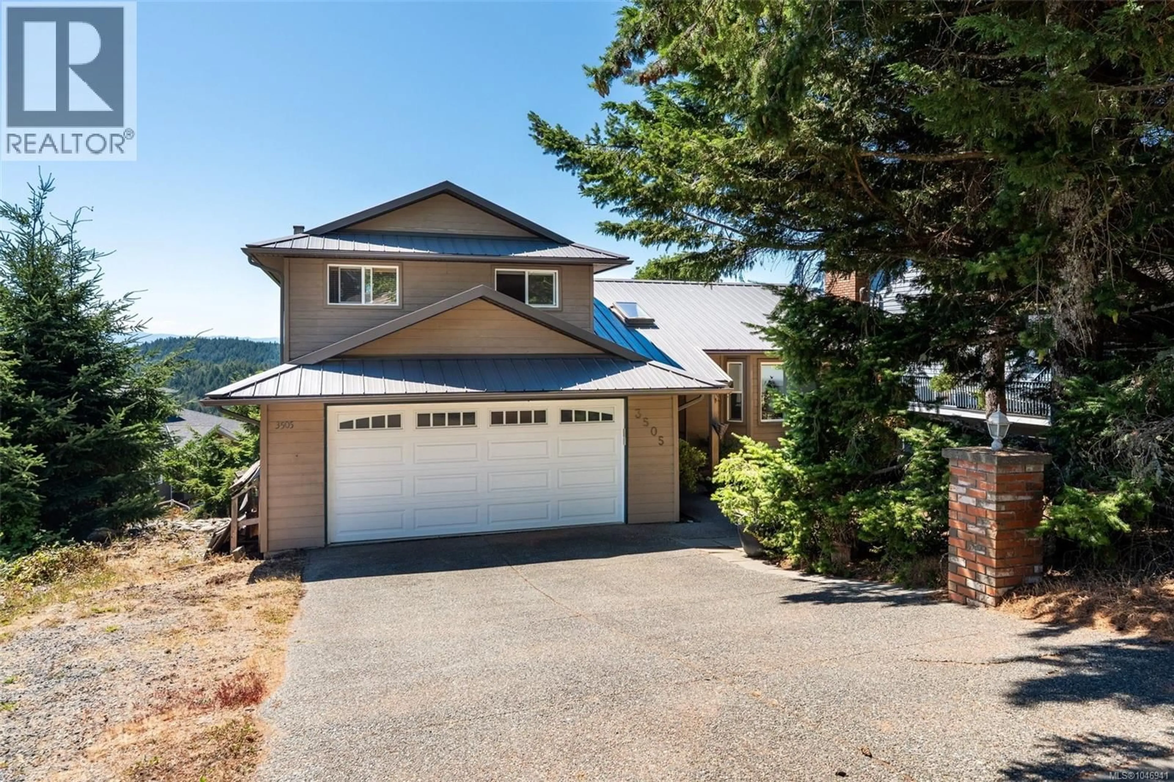 Home with vinyl exterior material, street for 3505 FULTON ROAD, Colwood British Columbia V9C3N2