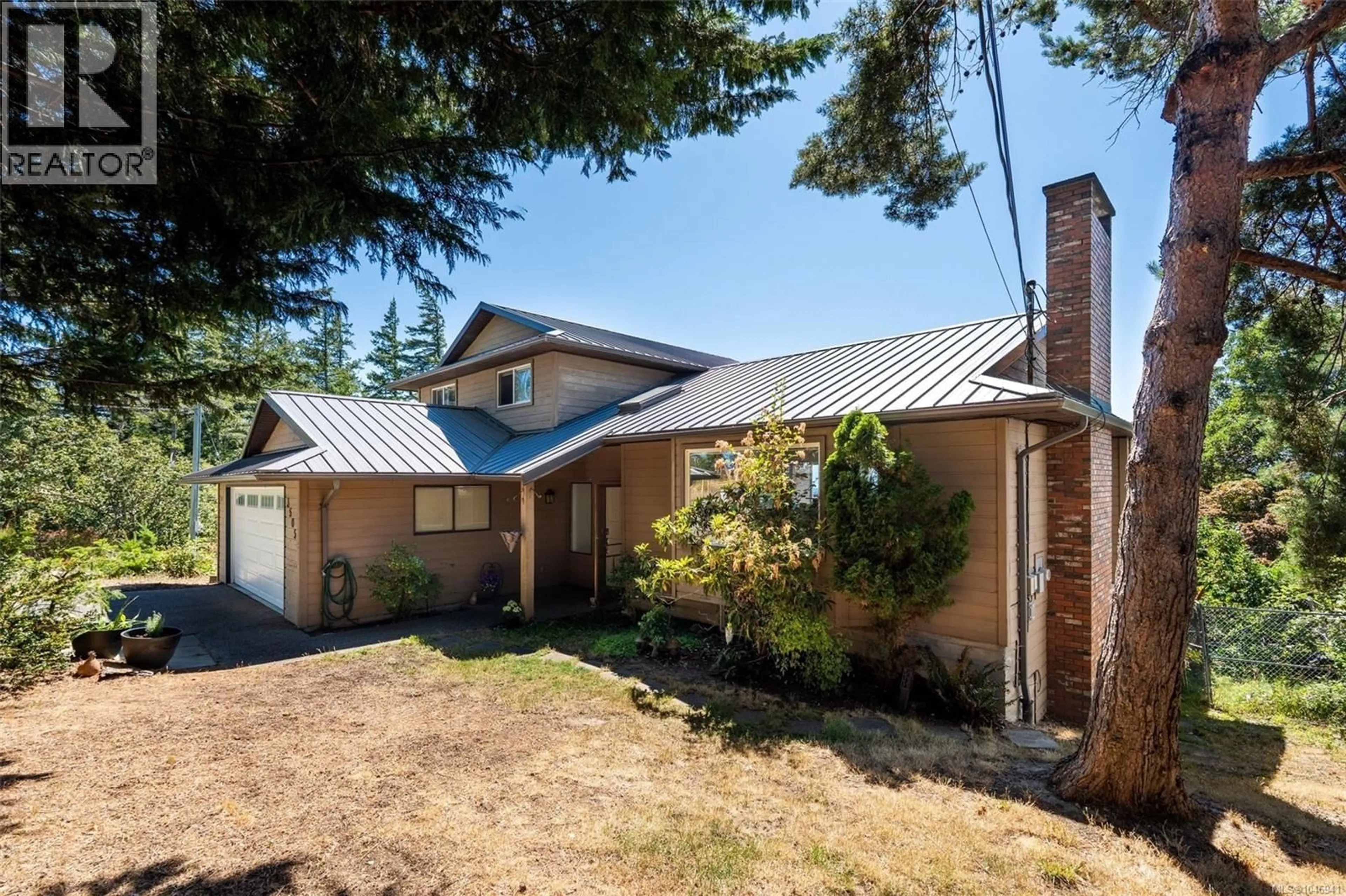 A pic from outside/outdoor area/front of a property/back of a property/a pic from drone, street for 3505 FULTON ROAD, Colwood British Columbia V9C3N2