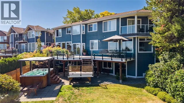 6002 ICARUS DRIVE, Nanaimo 3