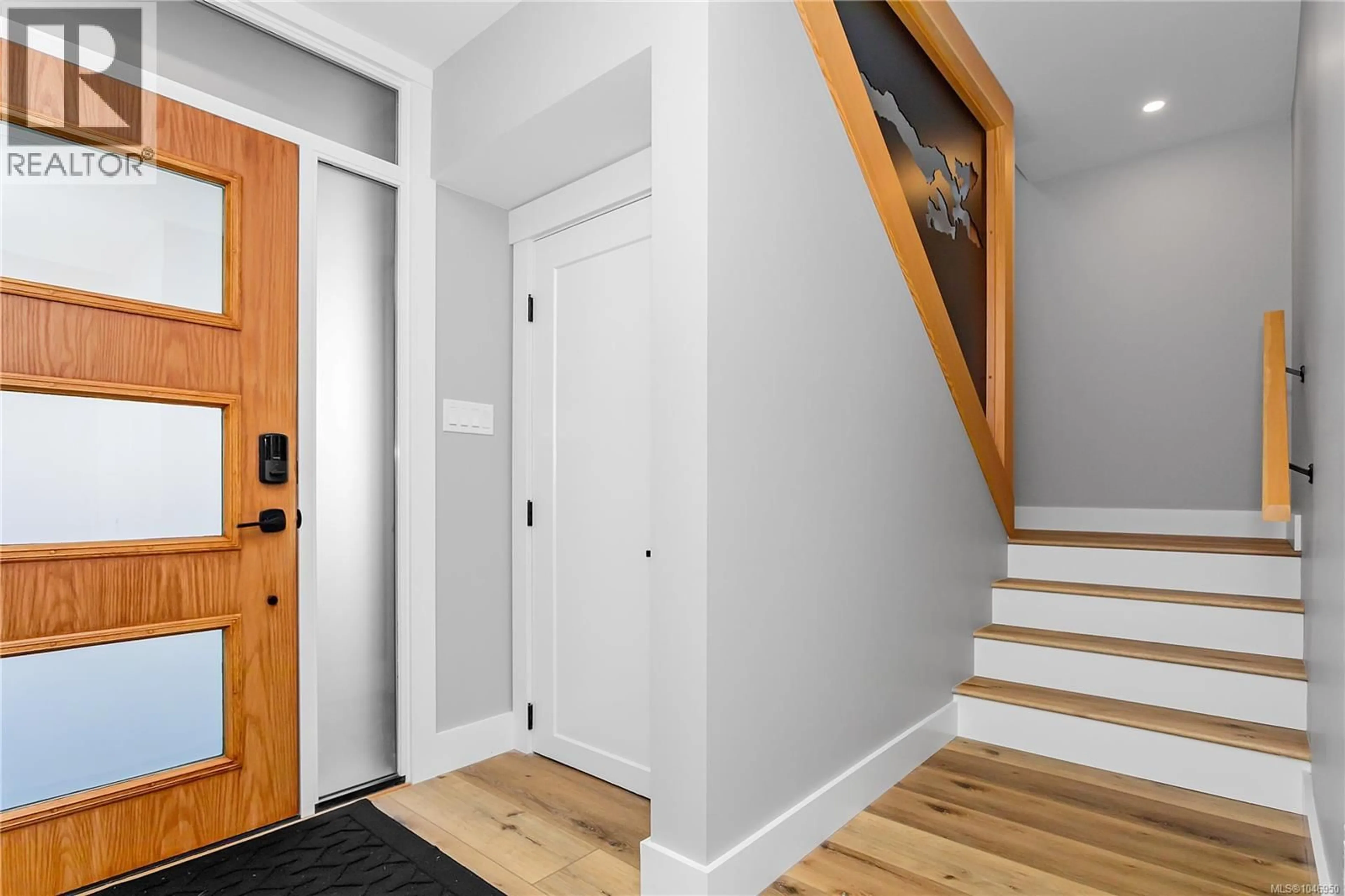 Indoor entryway for 10408 MARINA VISTA DRIVE, Port Alberni British Columbia V9Y8Z7