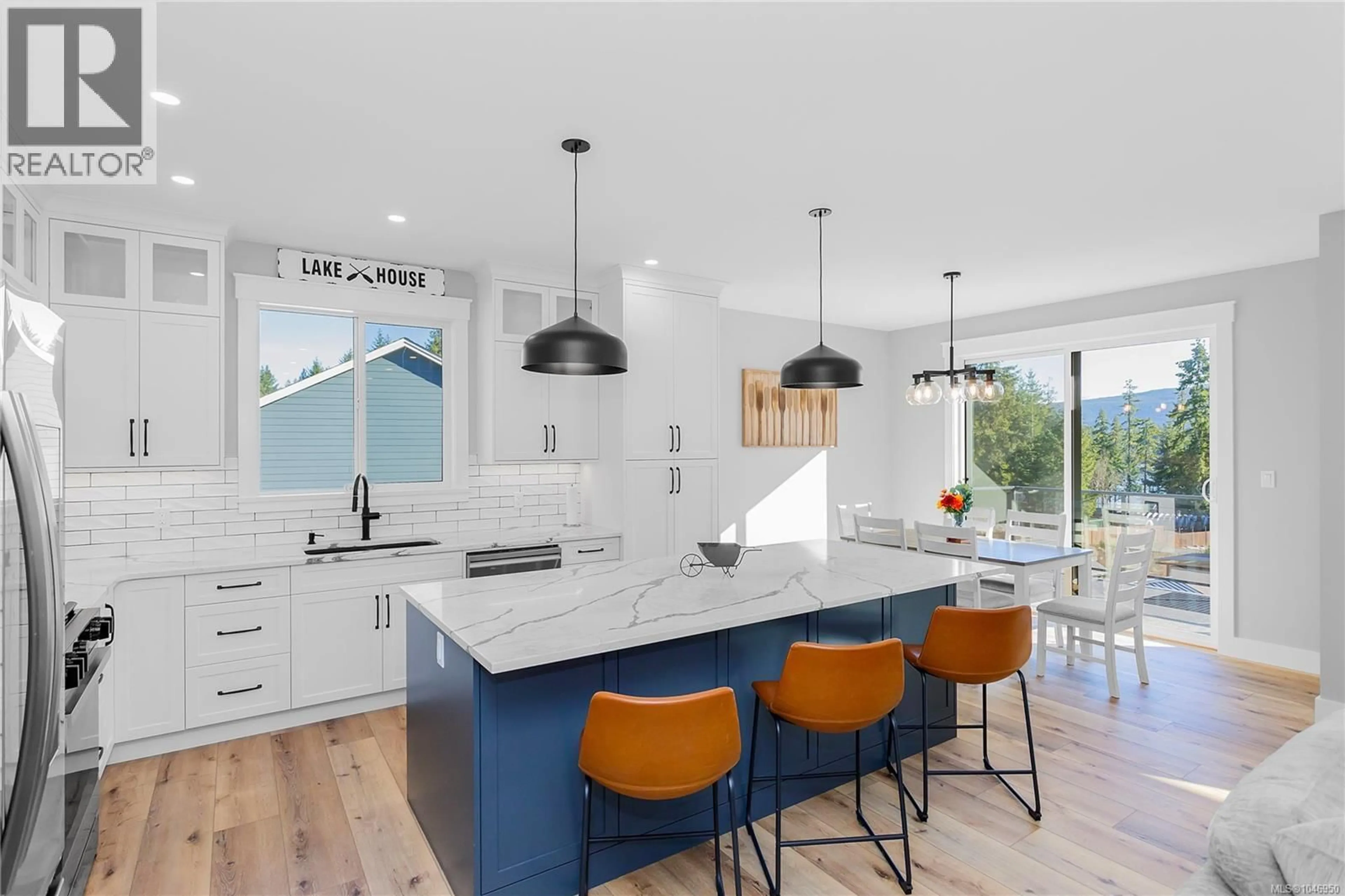 Open concept kitchen, ceramic/tile floor for 10408 MARINA VISTA DRIVE, Port Alberni British Columbia V9Y8Z7