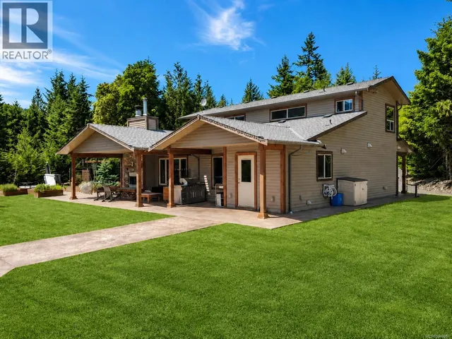 1680 PELIGREN PLACE, Qualicum Beach 2